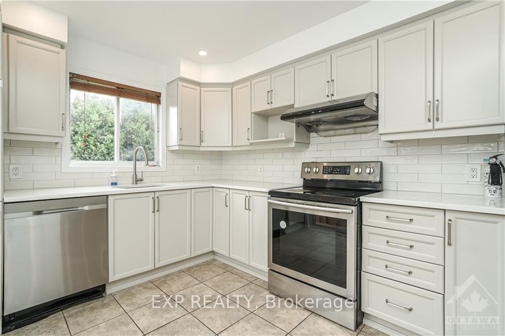 Photo 5 of 79 Locheland Crescent, Ottawa, Barrhaven East — HOMEH