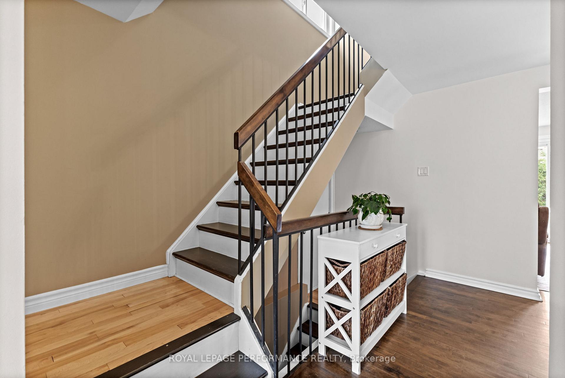 Photo 10 of 36 Berkshire Way, Ottawa, Barrhaven - Pheasant Run — HOMEH