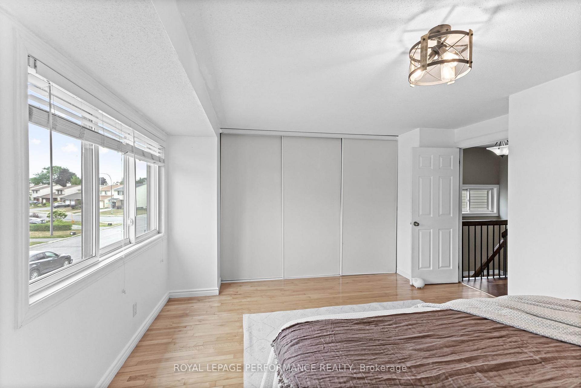 Photo 12 of 36 Berkshire Way, Ottawa, Barrhaven - Pheasant Run — HOMEH