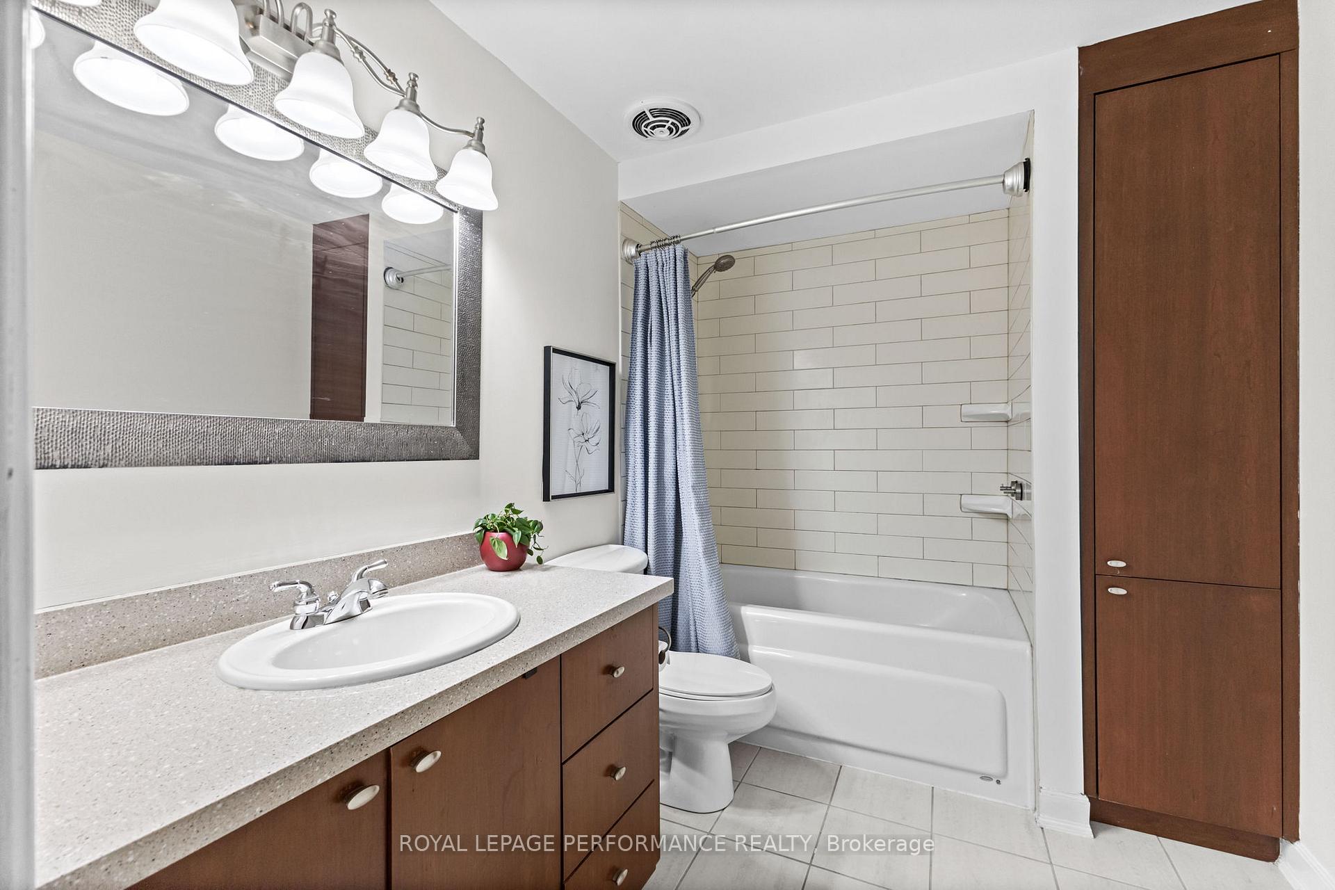 Photo 14 of 36 Berkshire Way, Ottawa, Barrhaven - Pheasant Run — HOMEH
