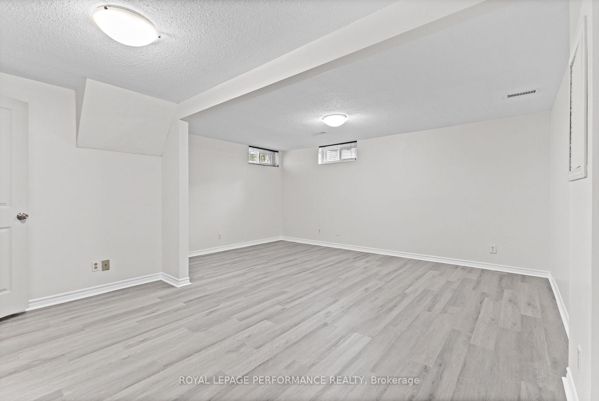 Photo 17 of 36 Berkshire Way, Ottawa, Barrhaven - Pheasant Run — HOMEH