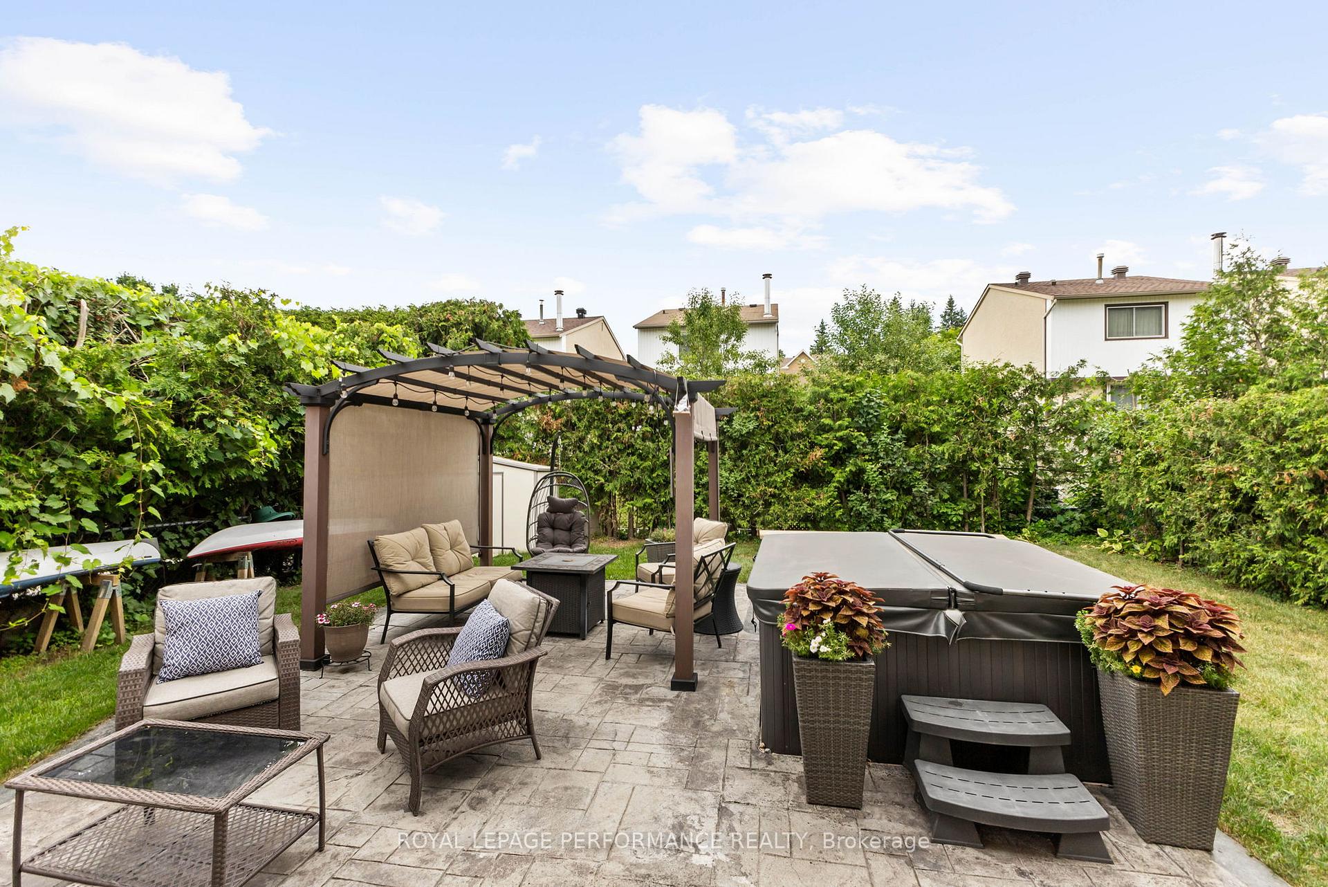 Photo 22 of 36 Berkshire Way, Ottawa, Barrhaven - Pheasant Run — HOMEH