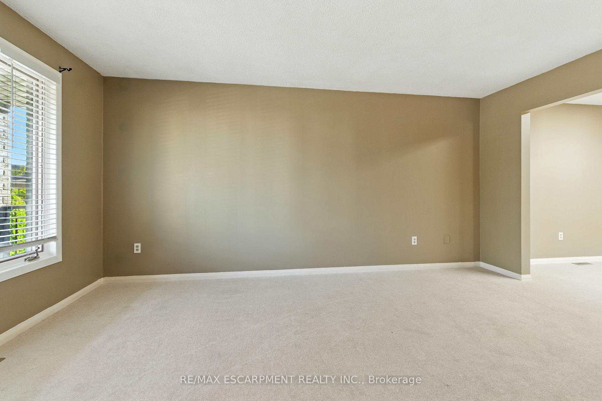 Photo 8 of 127 Beaverbrook Avenue, Hamilton, Broughton — HOMEH