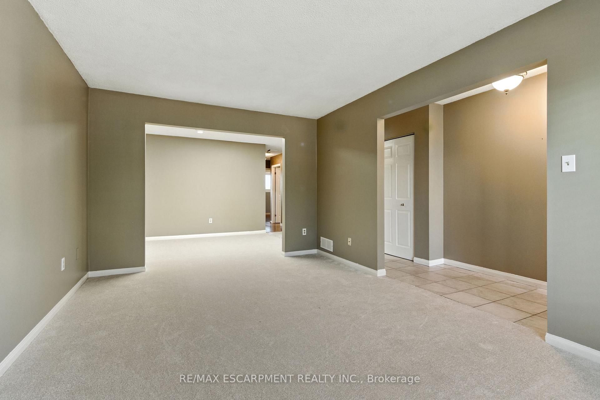 Photo 9 of 127 Beaverbrook Avenue, Hamilton, Broughton — HOMEH
