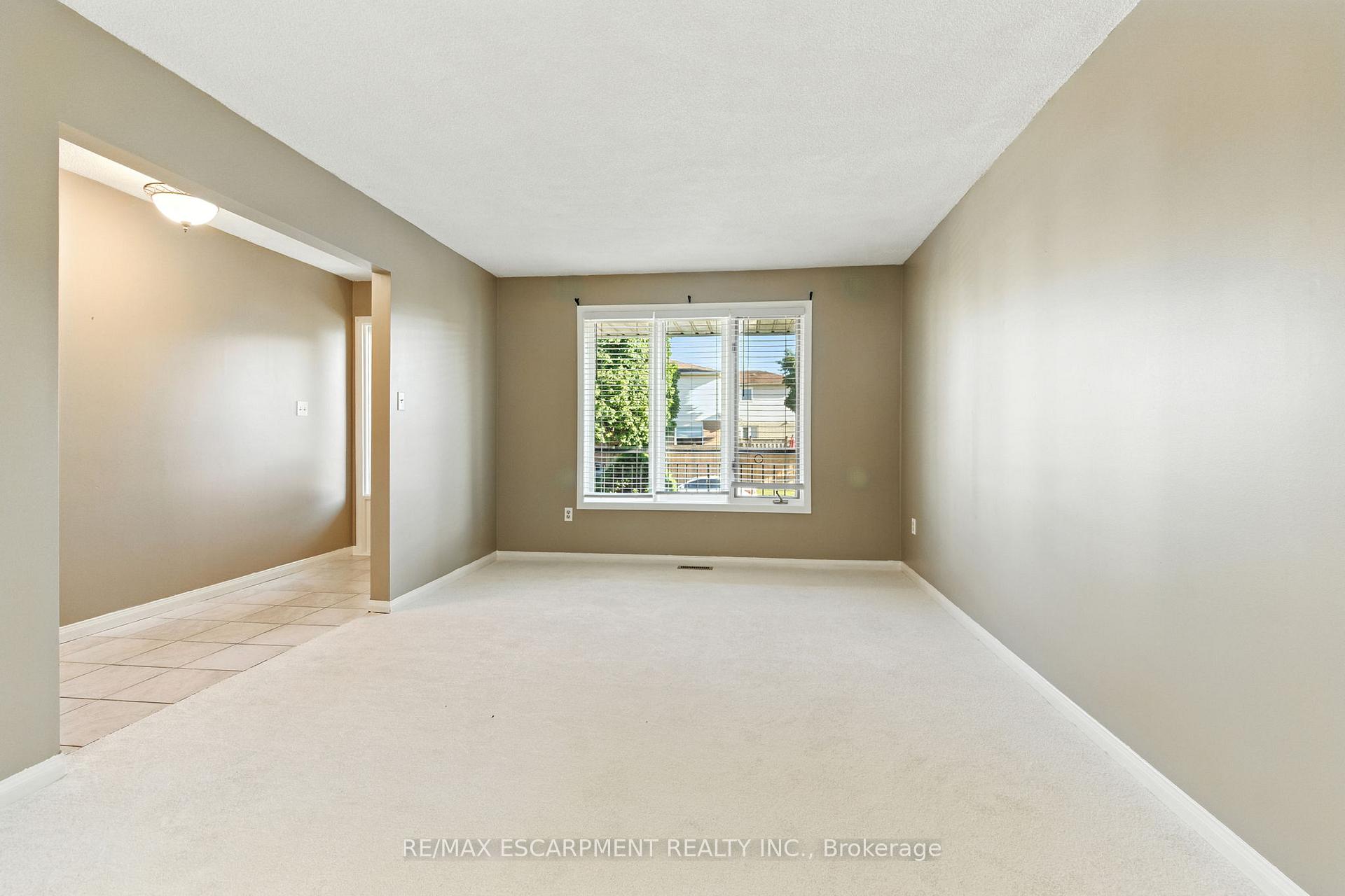 Photo 10 of 127 Beaverbrook Avenue, Hamilton, Broughton — HOMEH