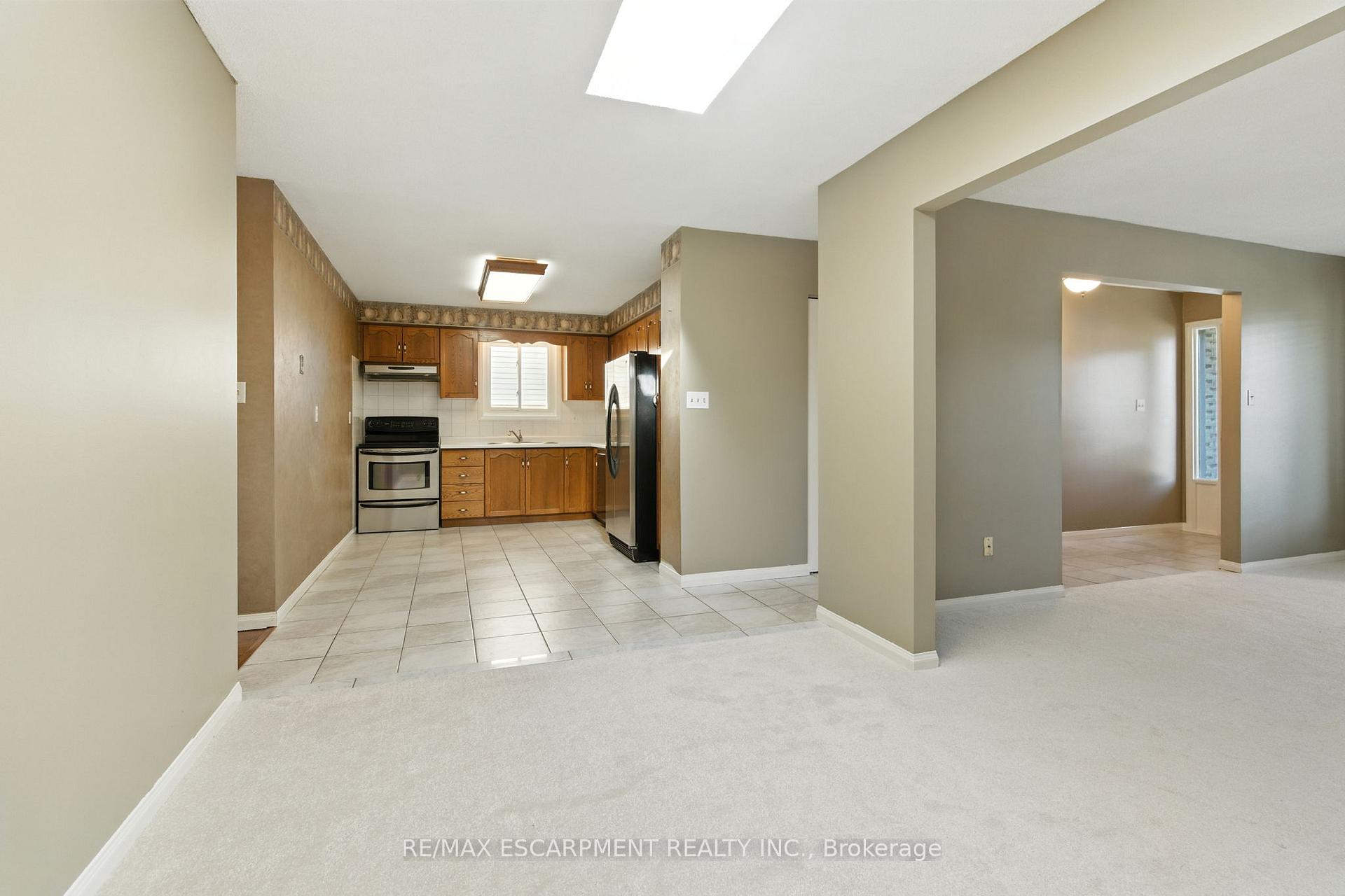 Photo 12 of 127 Beaverbrook Avenue, Hamilton, Broughton — HOMEH
