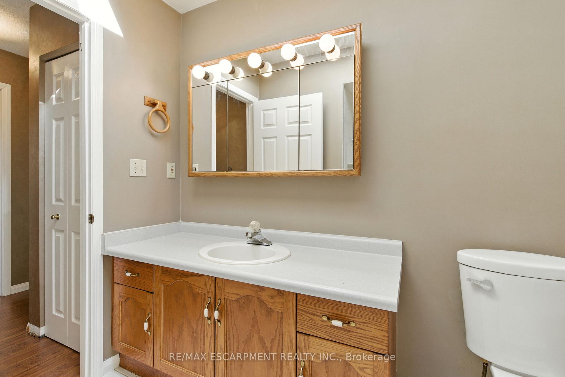 Photo 27 of 127 Beaverbrook Avenue, Hamilton, Broughton — HOMEH