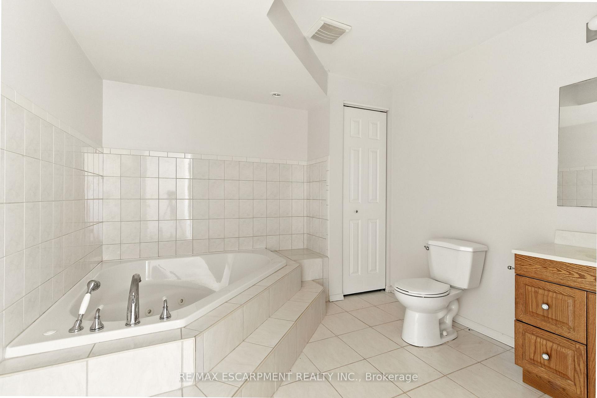 Photo 35 of 127 Beaverbrook Avenue, Hamilton, Broughton — HOMEH