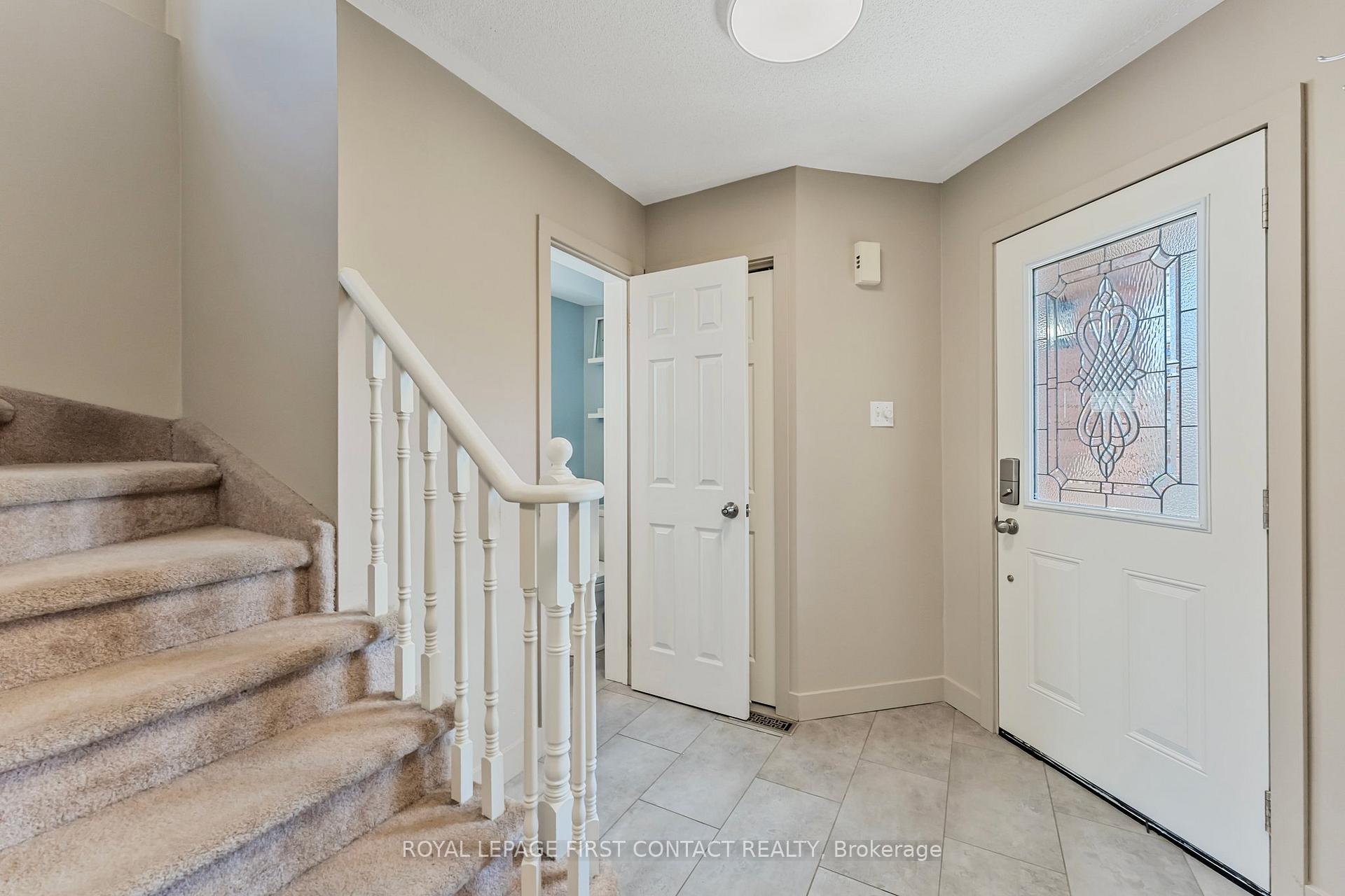 Photo 3 of 96 Churchland Drive, Barrie, Holly — HOMEH