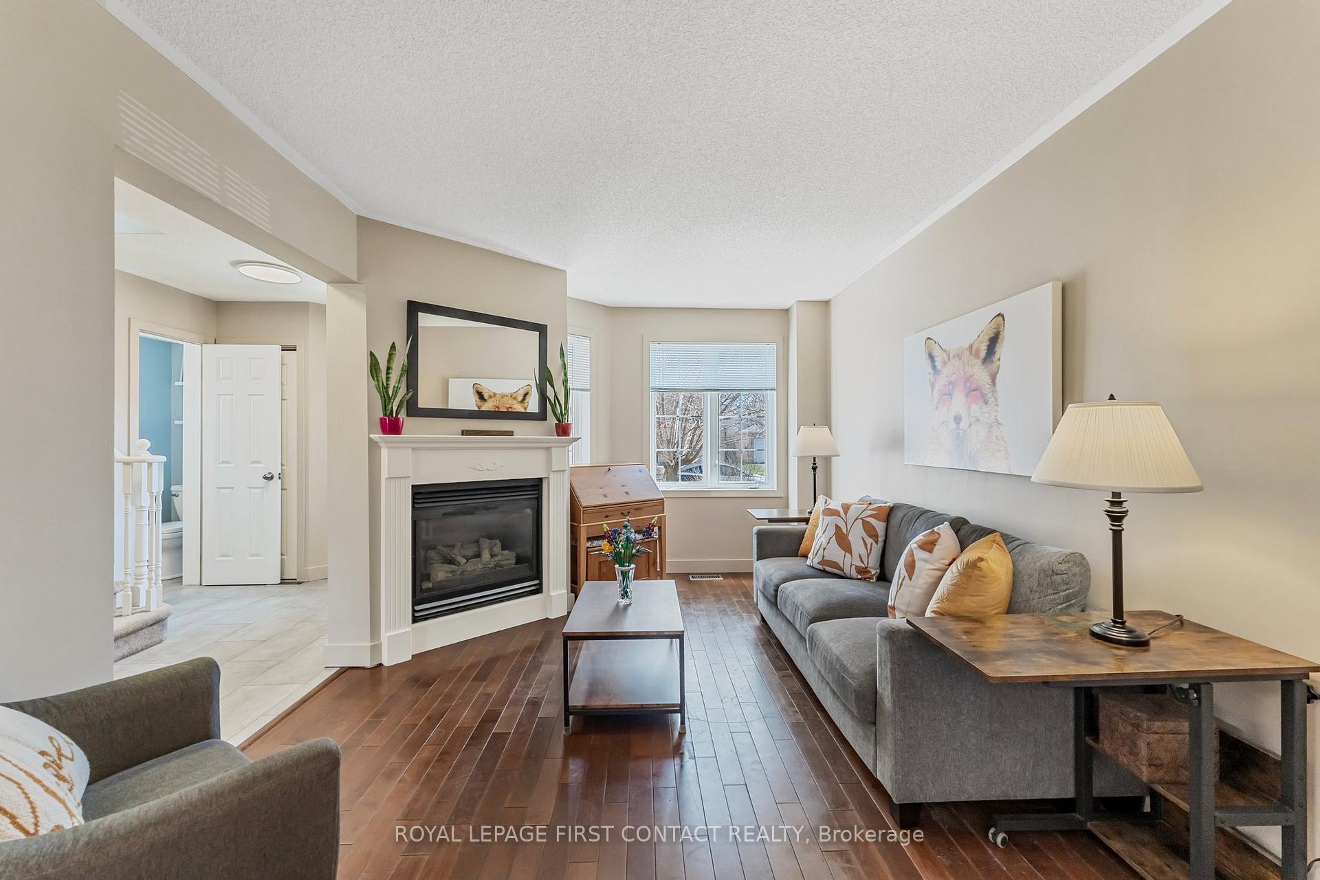 Photo 5 of 96 Churchland Drive, Barrie, Holly — HOMEH