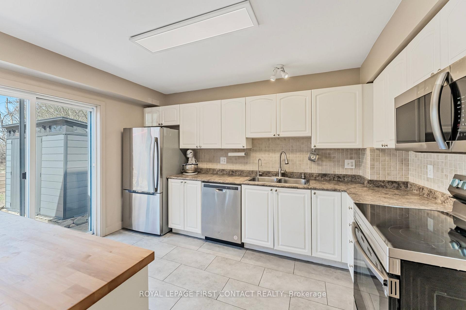 Photo 10 of 96 Churchland Drive, Barrie, Holly — HOMEH