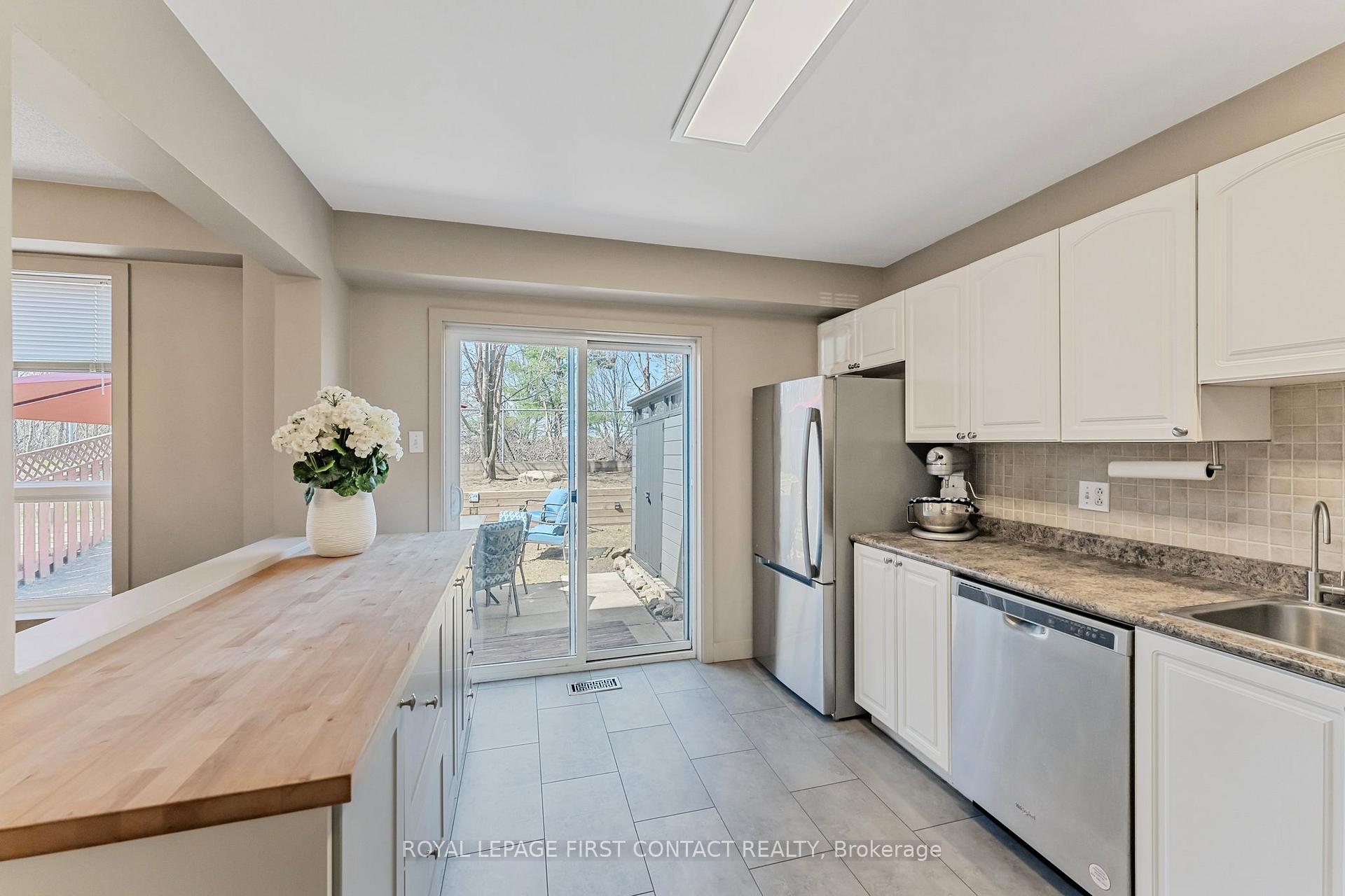 Photo 11 of 96 Churchland Drive, Barrie, Holly — HOMEH