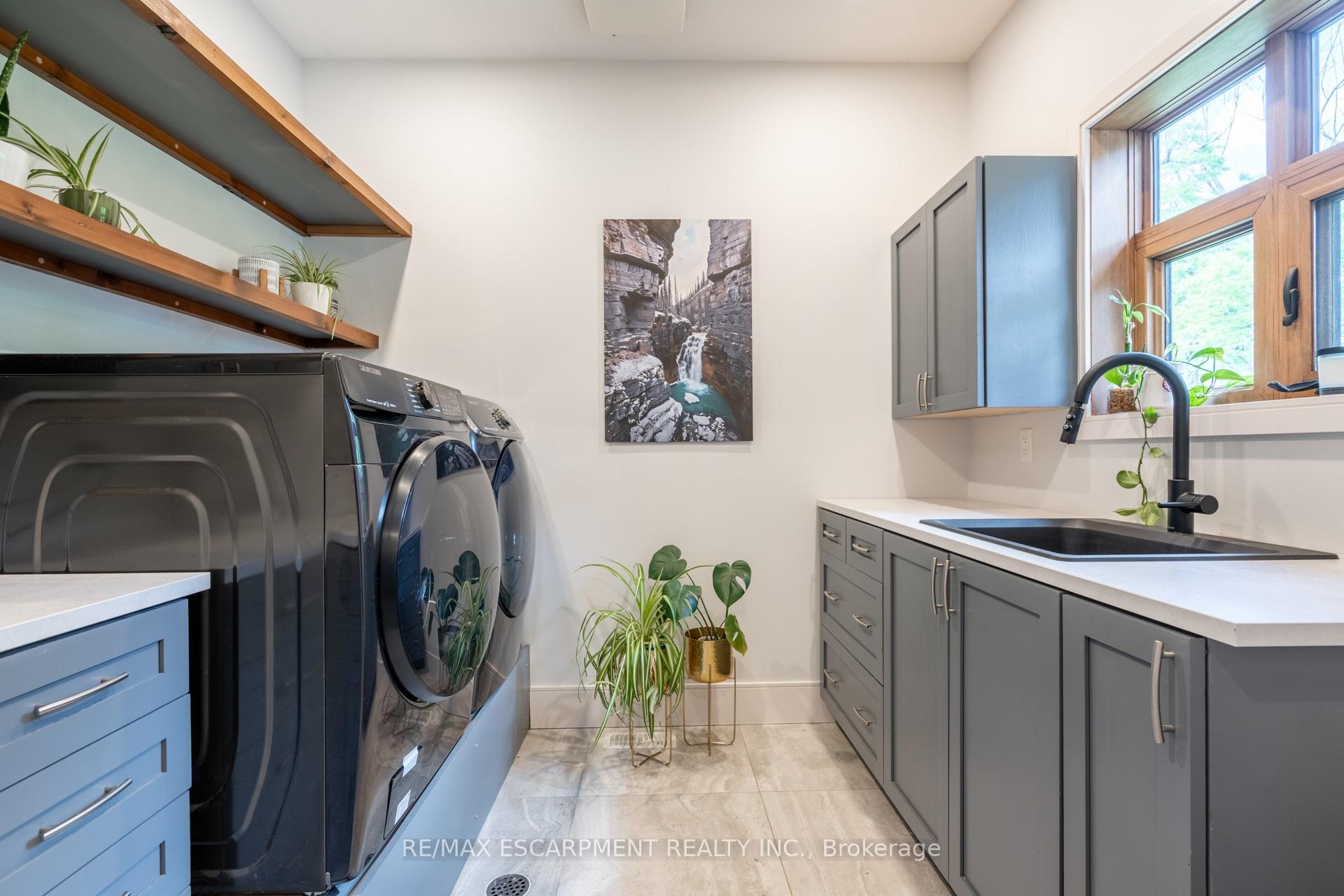 Photo 17 of 5565 Guelph Line, Burlington, Rural Burlington — HOMEH