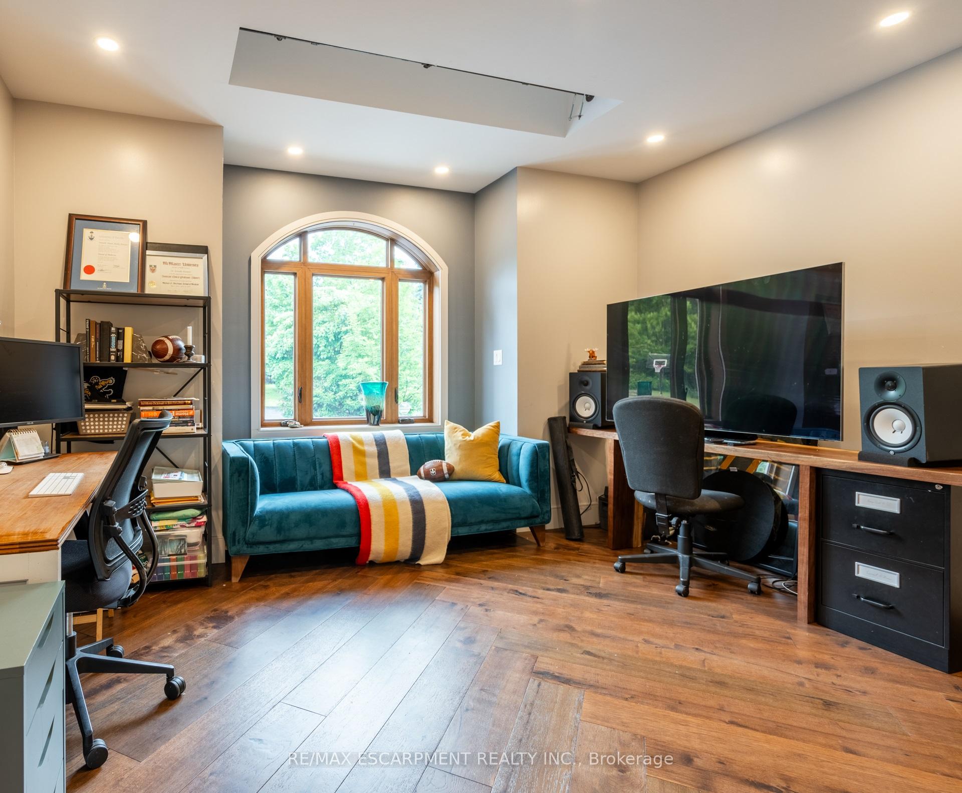 Photo 18 of 5565 Guelph Line, Burlington, Rural Burlington — HOMEH