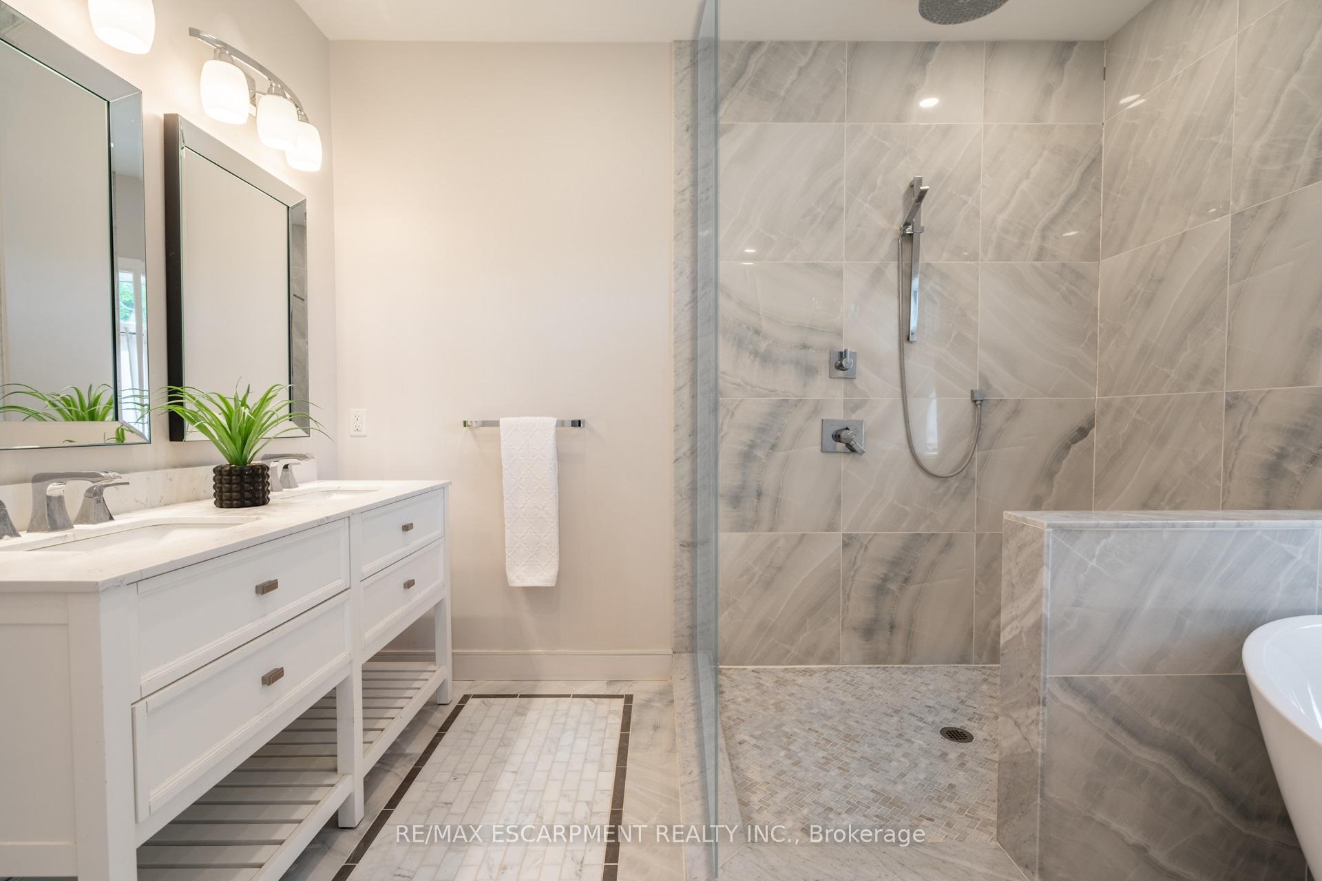 Photo 22 of 5565 Guelph Line, Burlington, Rural Burlington — HOMEH