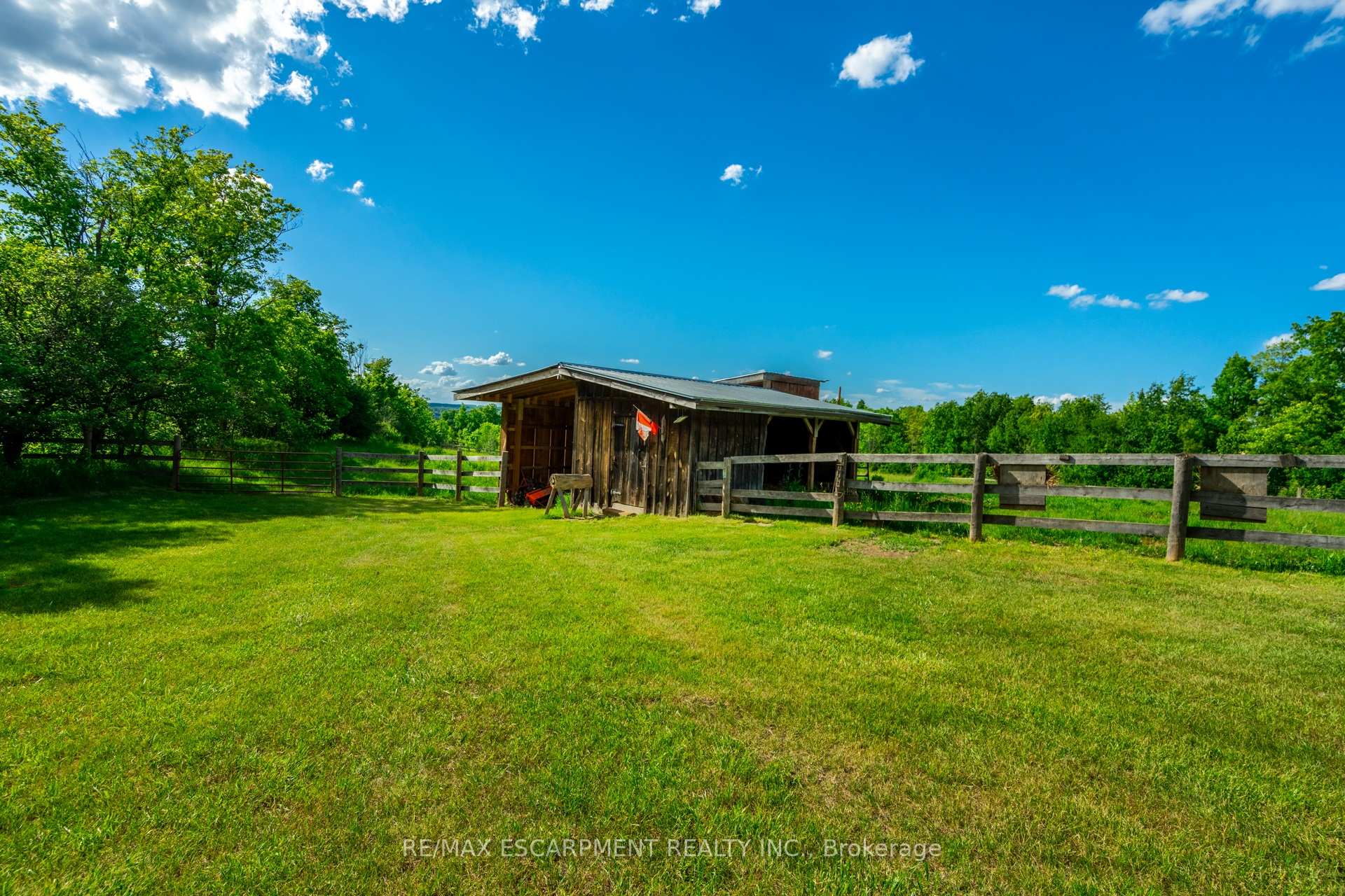 Photo 36 of 5565 Guelph Line, Burlington, Rural Burlington — HOMEH