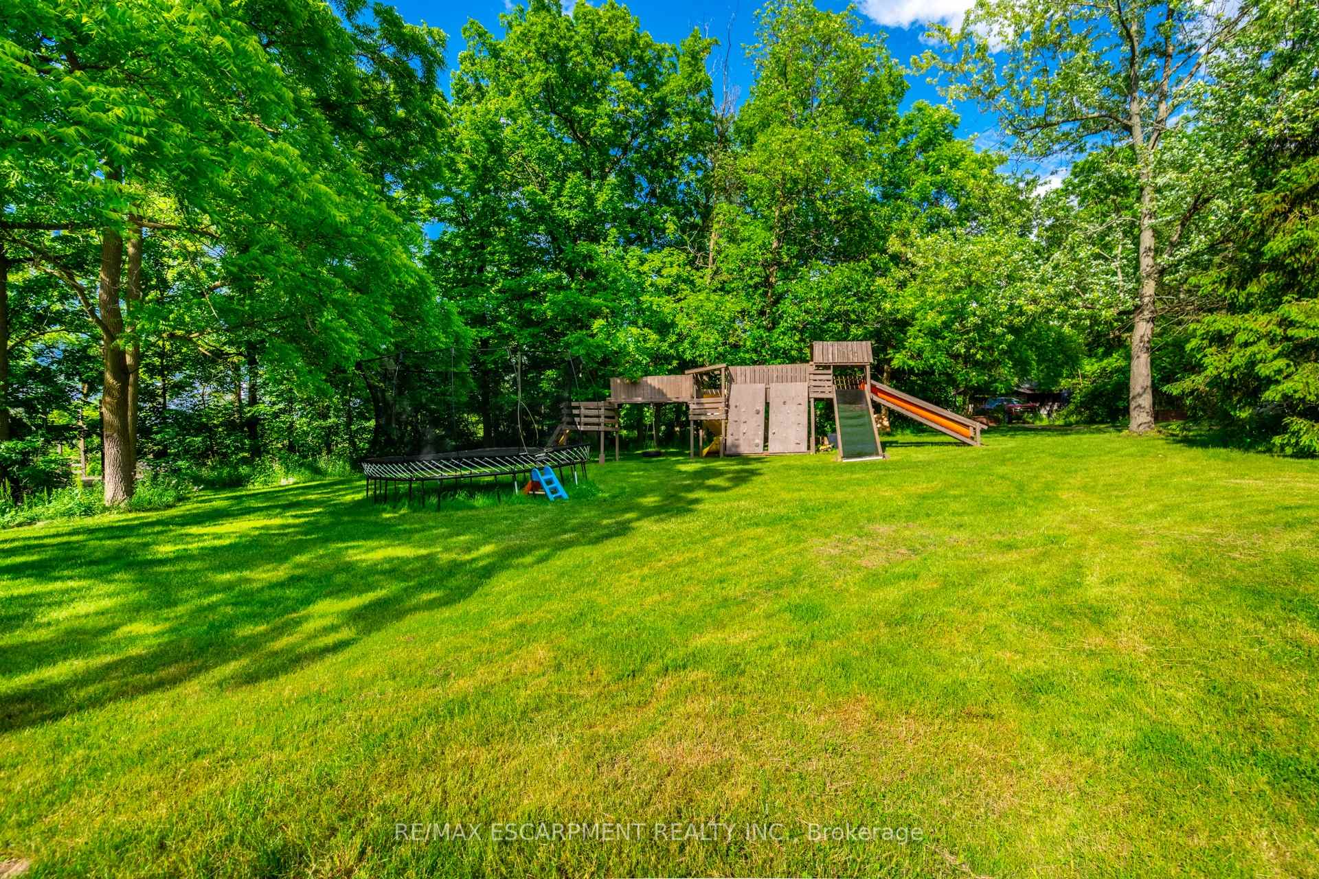 Photo 37 of 5565 Guelph Line, Burlington, Rural Burlington — HOMEH