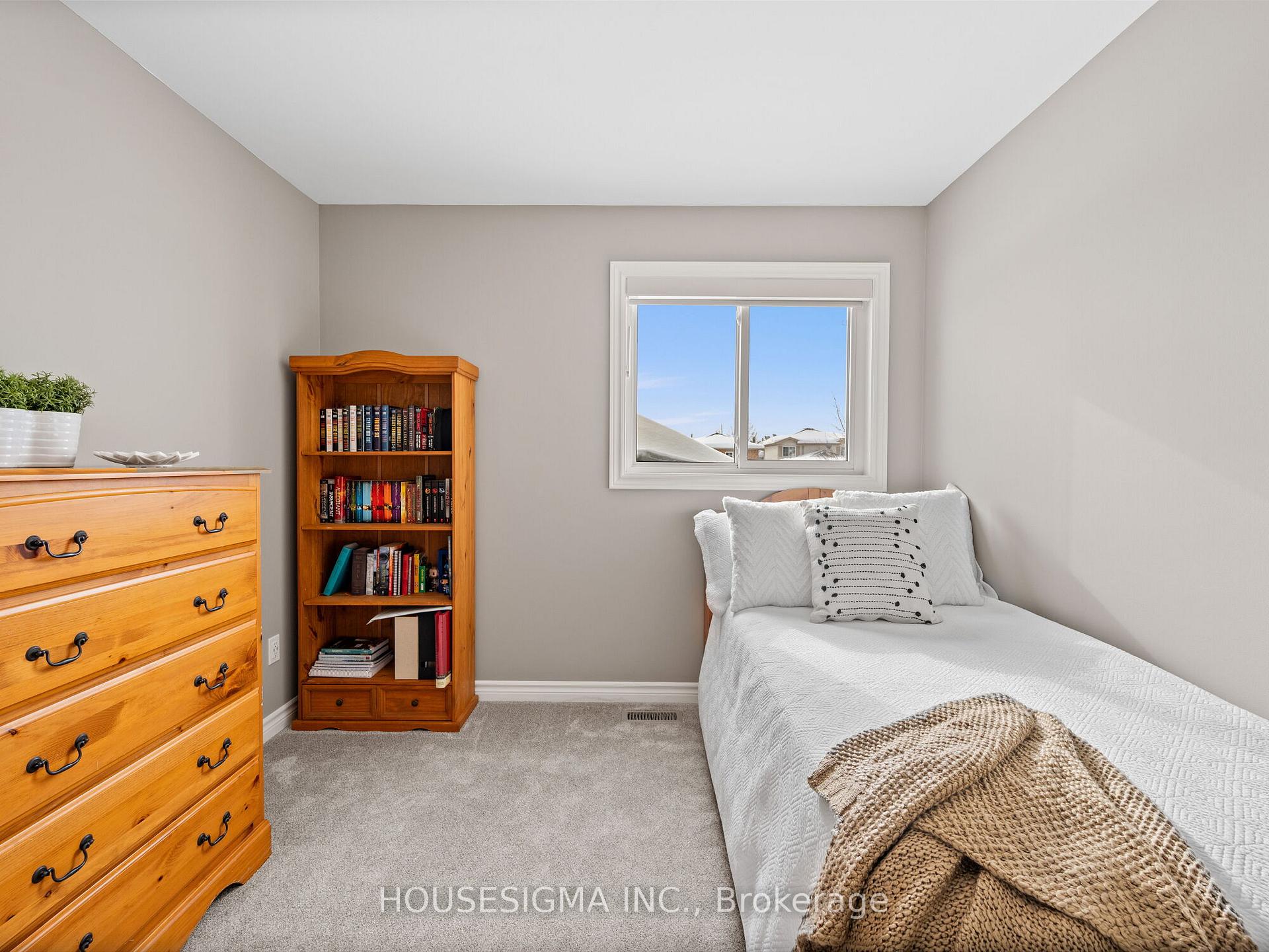 Photo 18 of 10 Willow Drive, Barrie, Holly — HOMEH