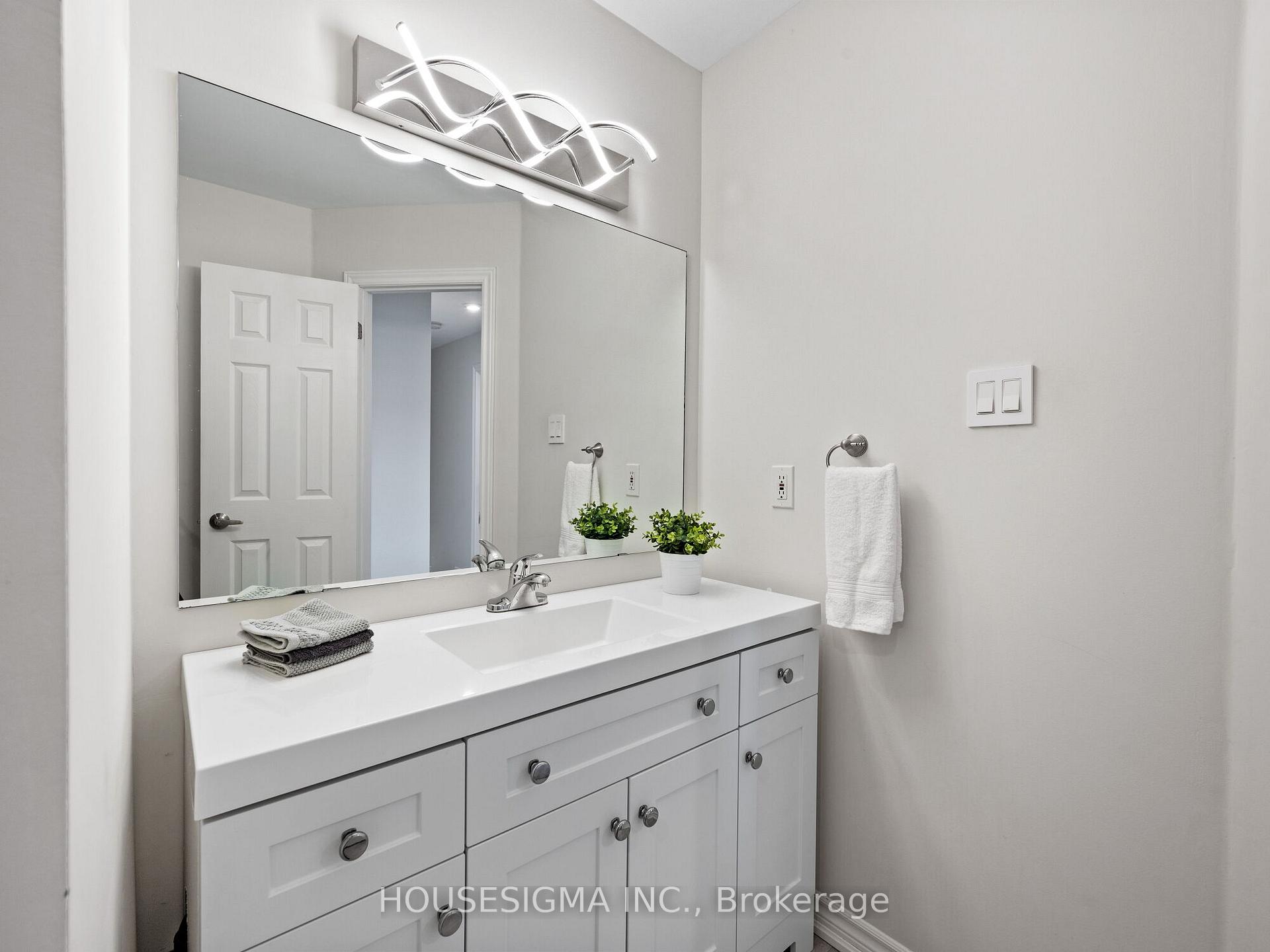 Photo 21 of 10 Willow Drive, Barrie, Holly — HOMEH