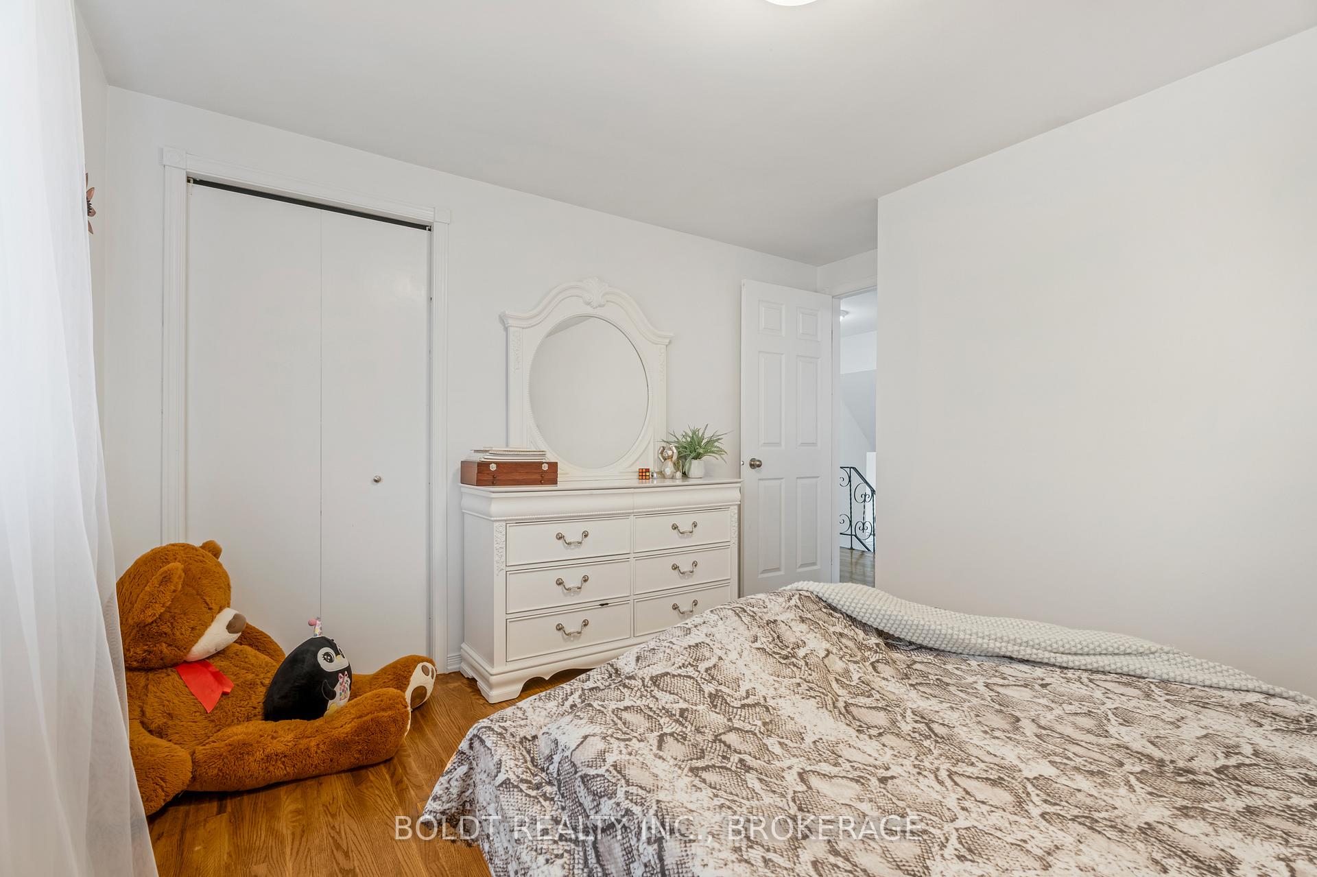 Photo 16 of 124 Quaker Crescent, Hamilton, Quinndale — HOMEH