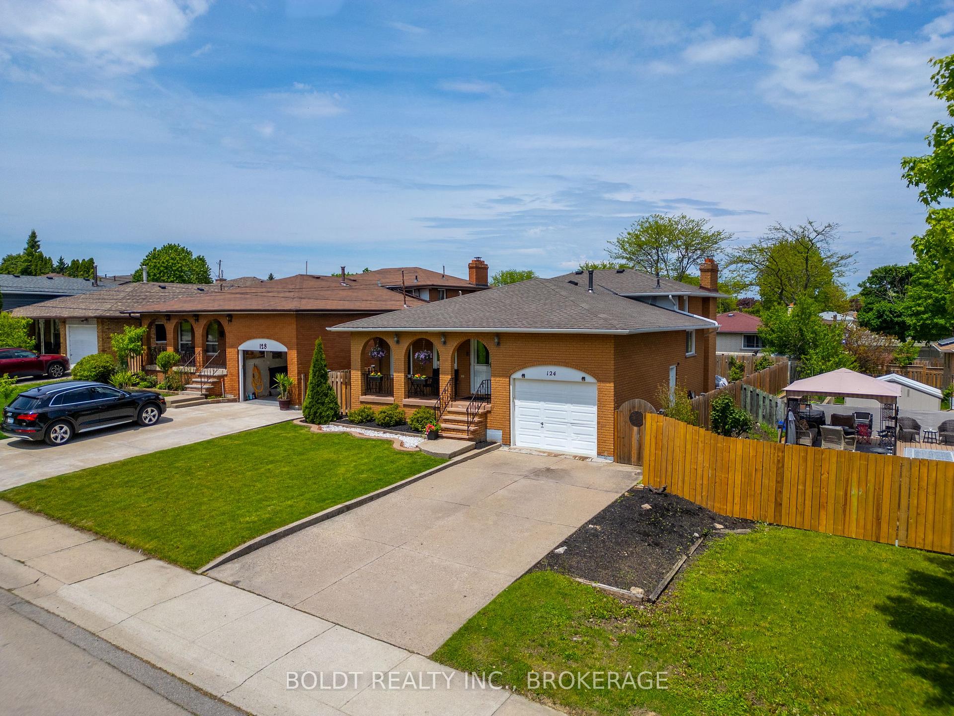 Photo 35 of 124 Quaker Crescent, Hamilton, Quinndale — HOMEH
