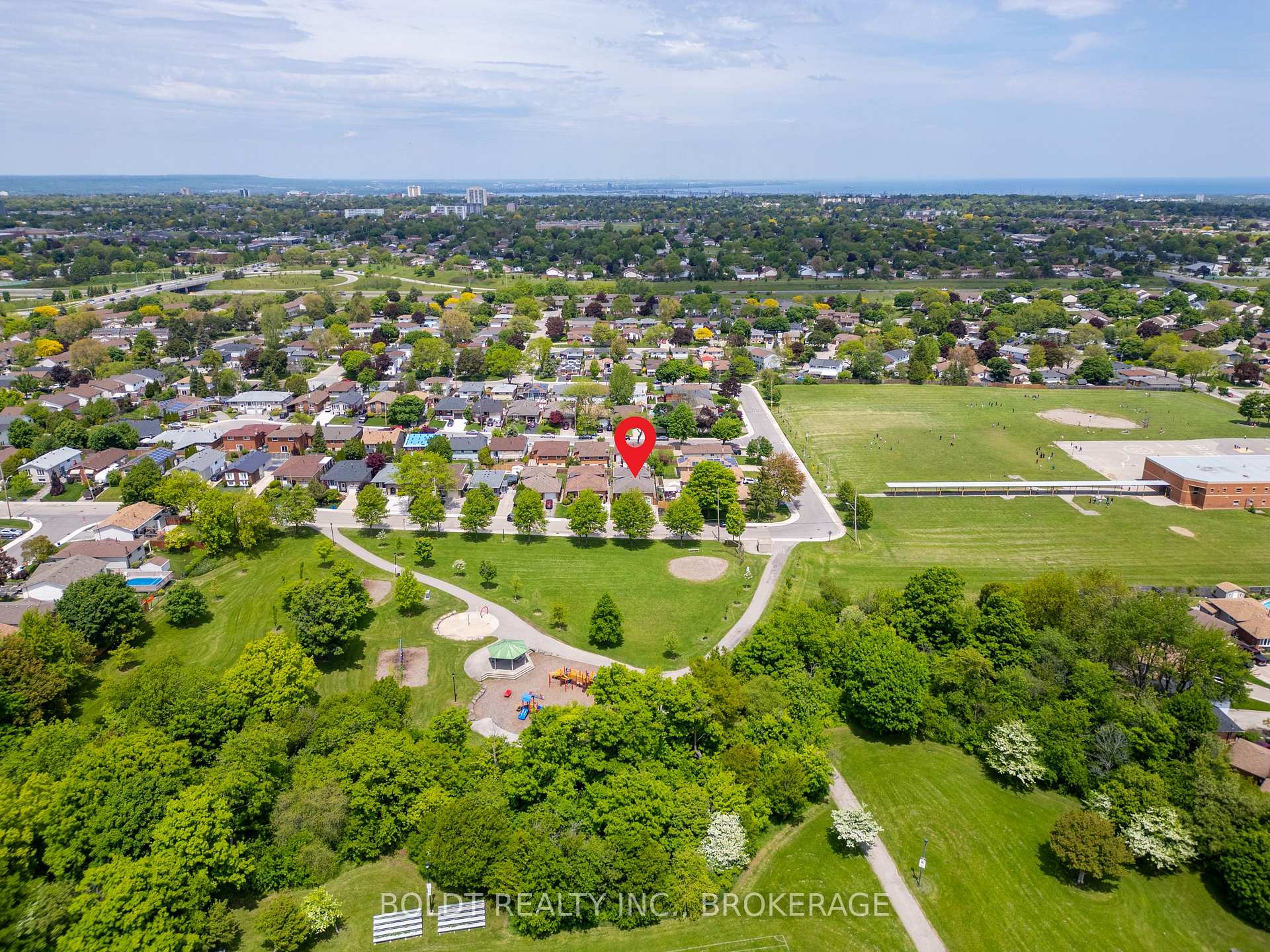 Photo 37 of 124 Quaker Crescent, Hamilton, Quinndale — HOMEH