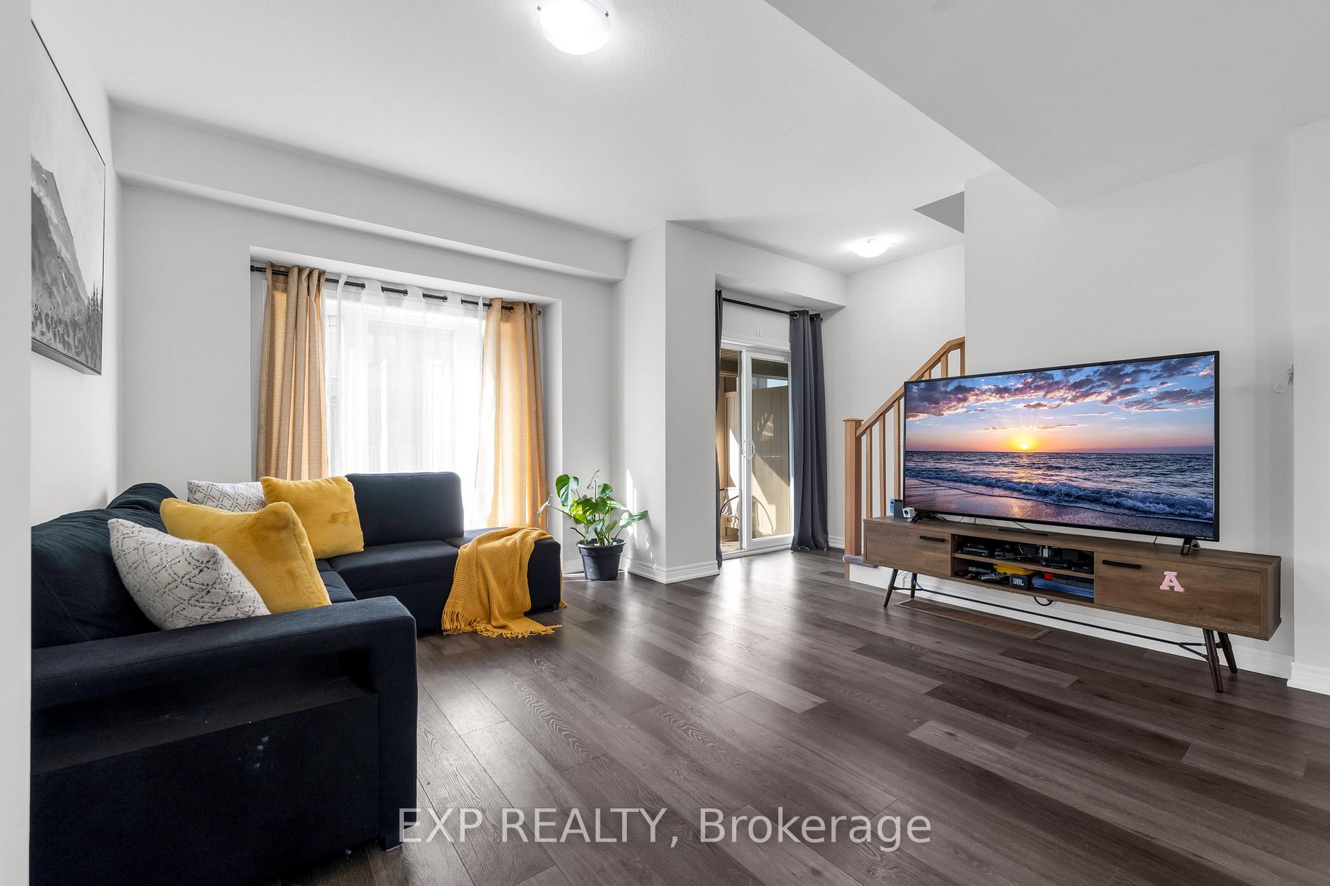 Photo 4 of Unit 15, 19 Picardy Drive, Hamilton, Stoney Creek Mountain — HOMEH