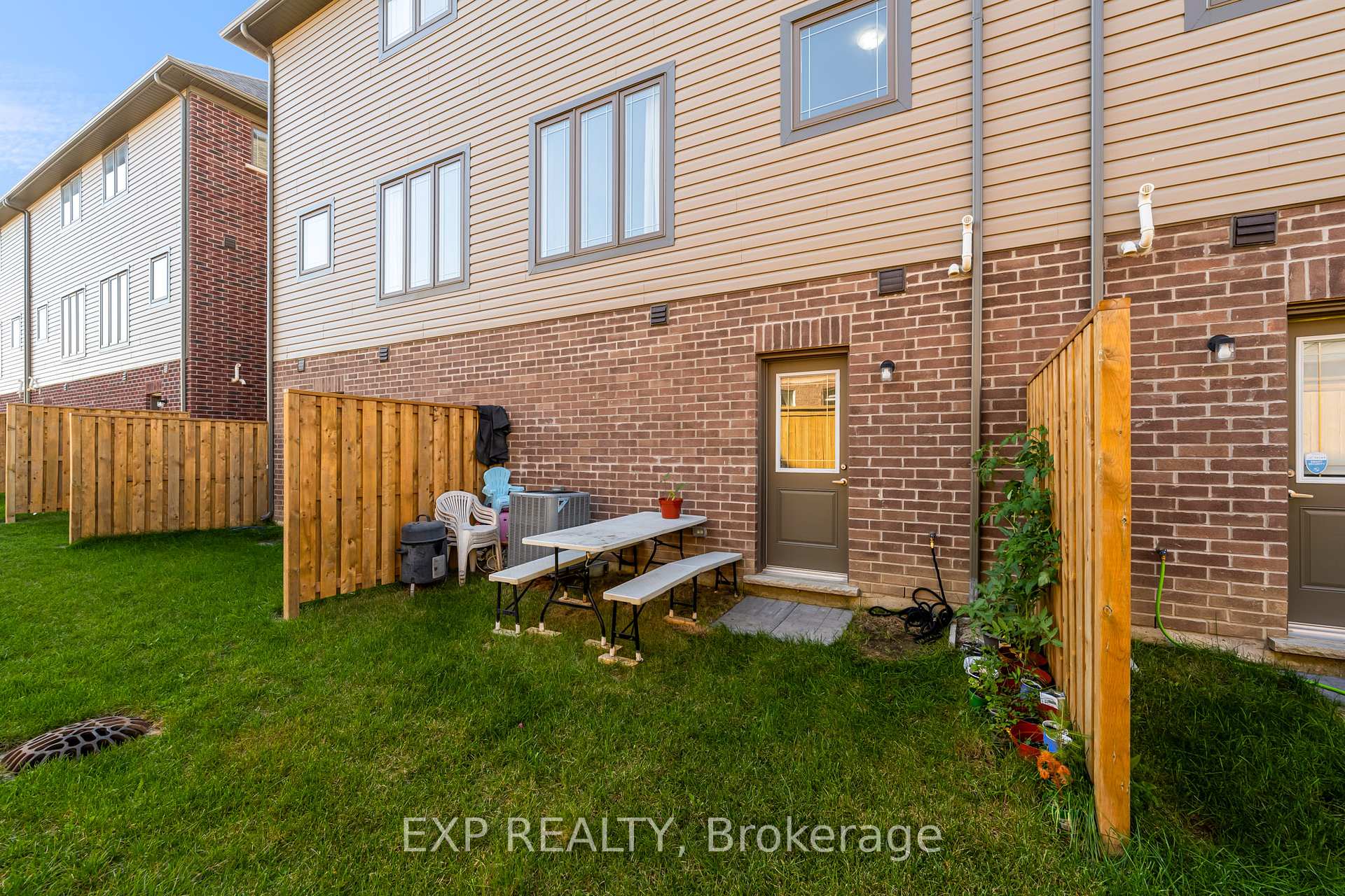 Photo 25 of Unit 15, 19 Picardy Drive, Hamilton, Stoney Creek Mountain — HOMEH