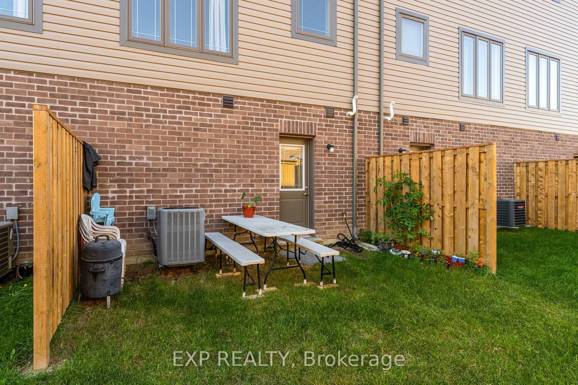 Photo 26 of Unit 15, 19 Picardy Drive, Hamilton, Stoney Creek Mountain — HOMEH