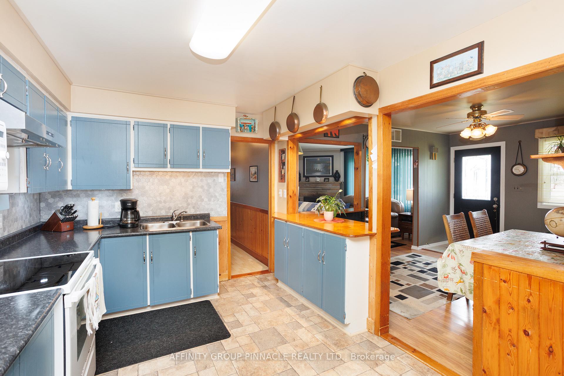 Photo 24 of 46 Maplewood Avenue, Brock, Beaverton — HOMEH