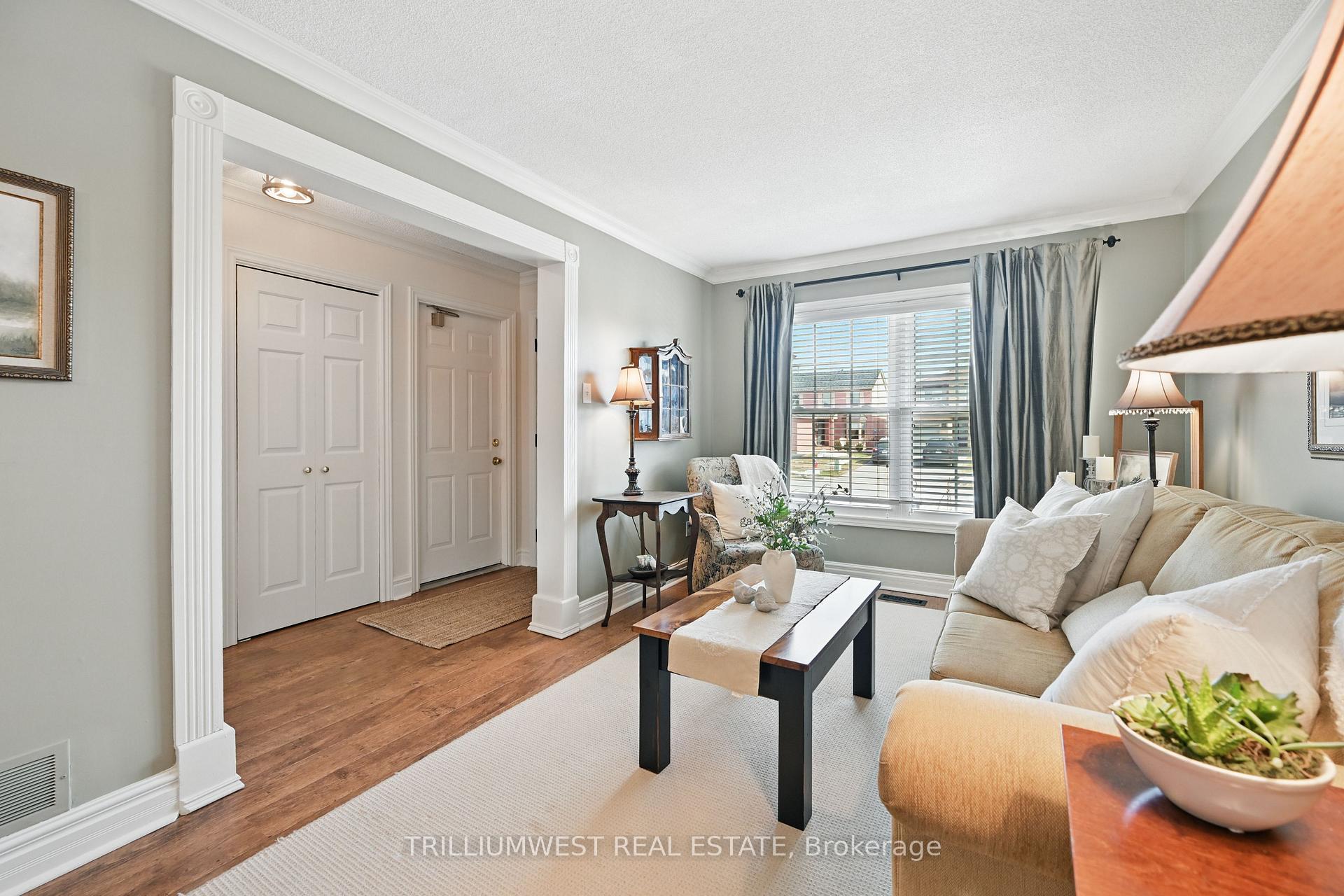 Photo 5 of 2134 Clipper Crescent, Burlington, Headon — HOMEH