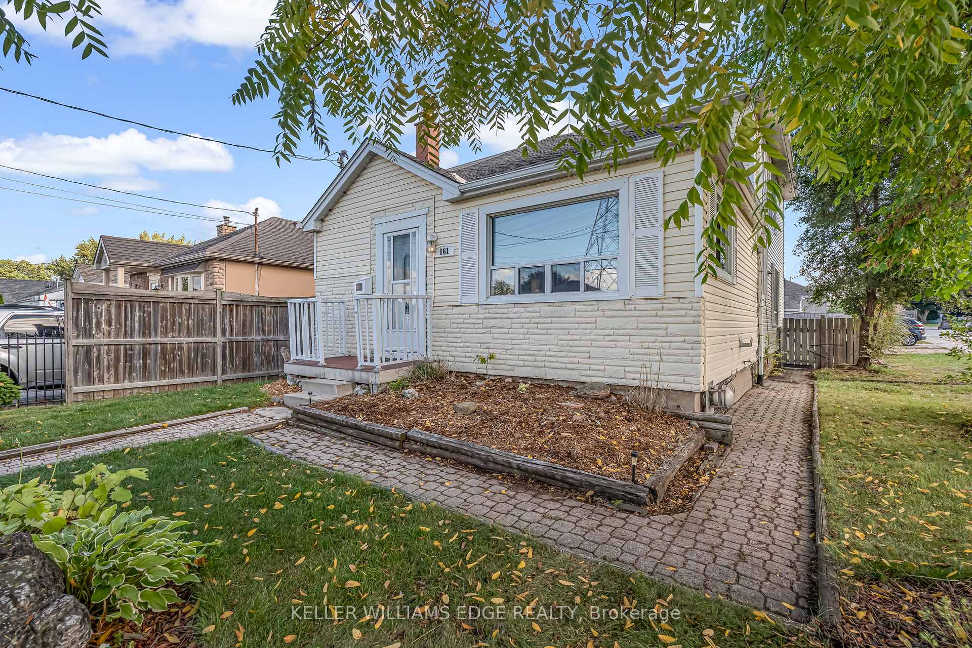 Photo 3 of 161 Cochrane Road, Hamilton, Glenview — HOMEH