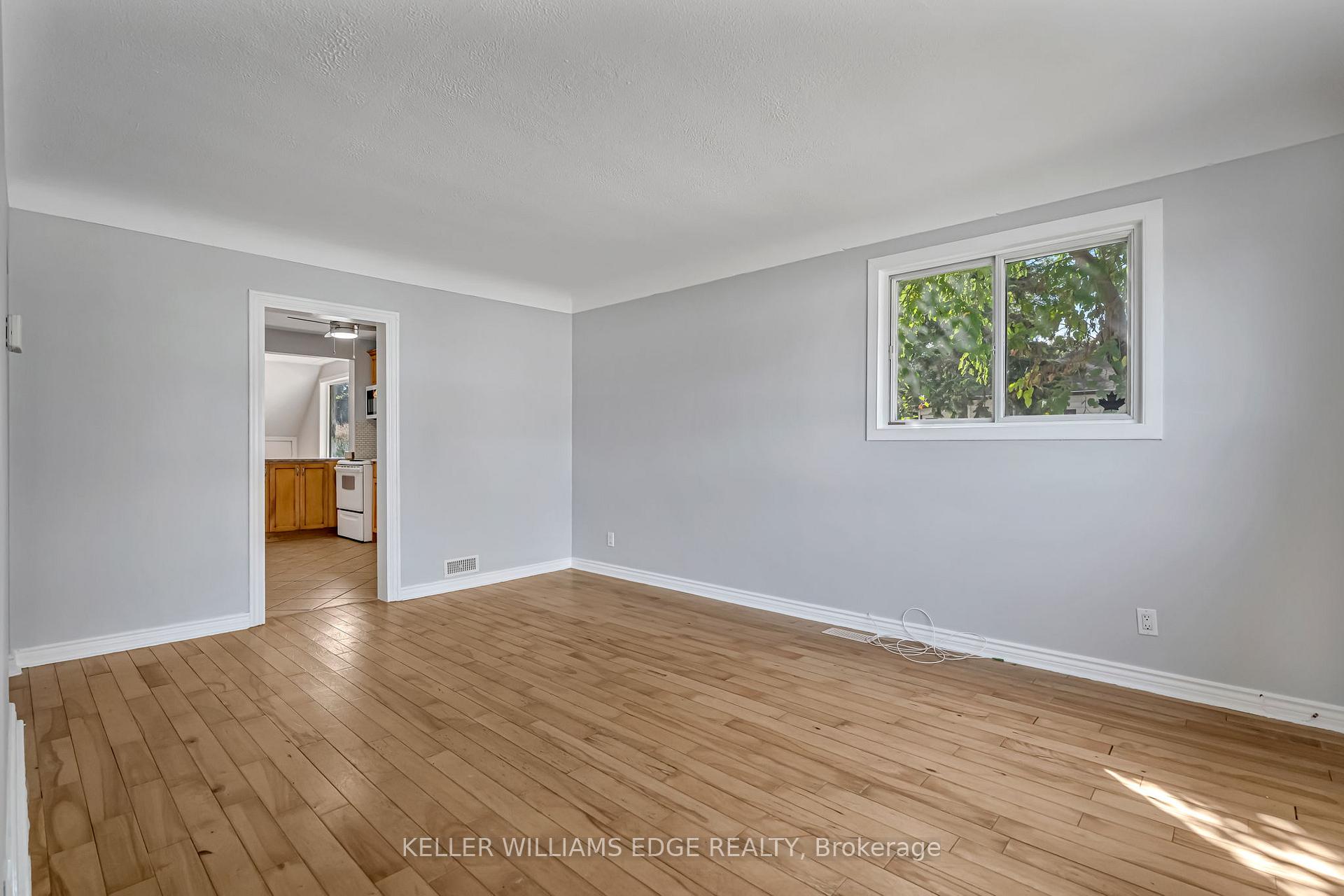 Photo 7 of 161 Cochrane Road, Hamilton, Glenview — HOMEH