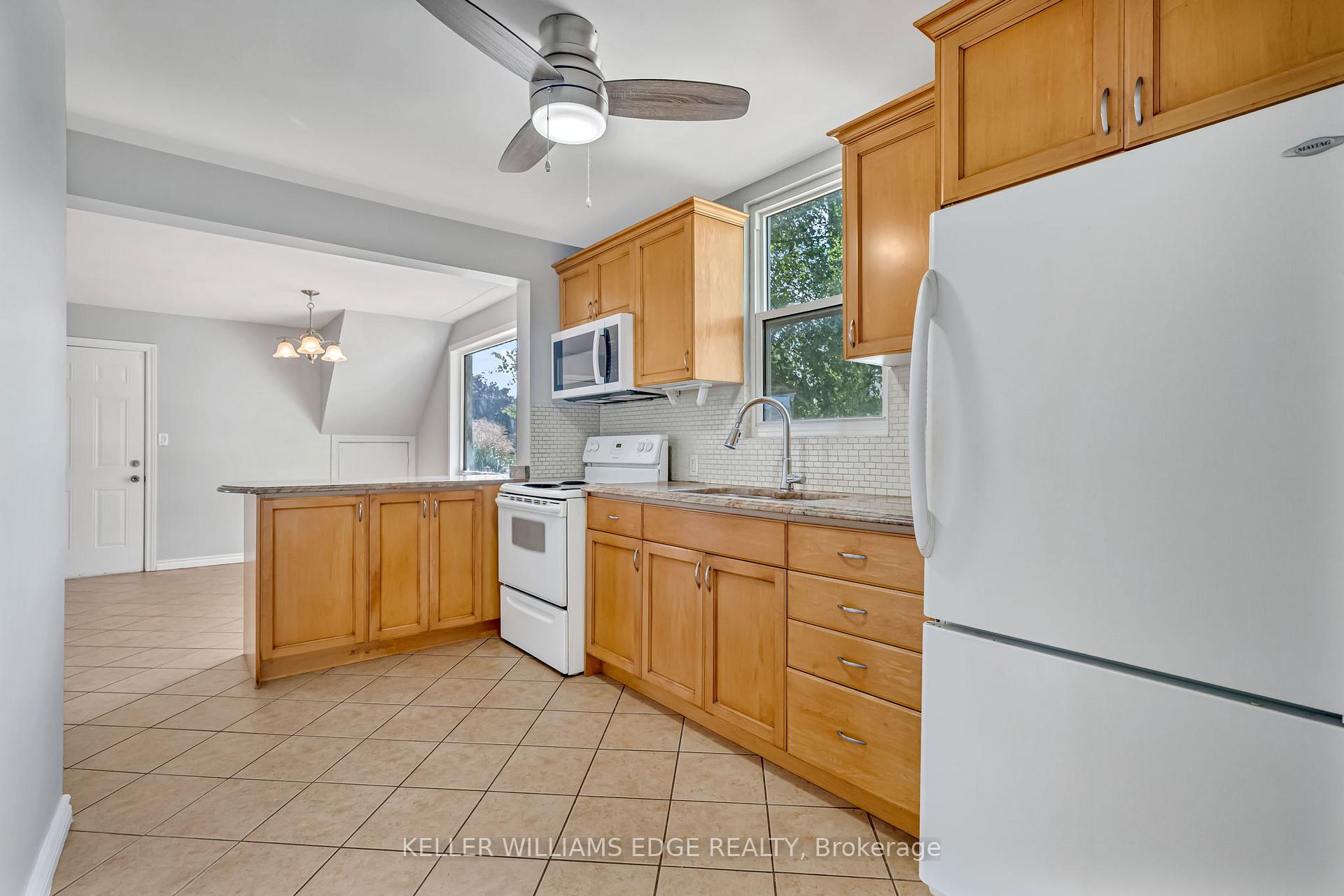 Photo 8 of 161 Cochrane Road, Hamilton, Glenview — HOMEH