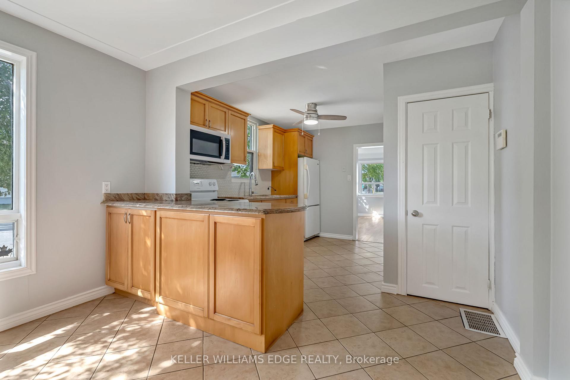 Photo 11 of 161 Cochrane Road, Hamilton, Glenview — HOMEH