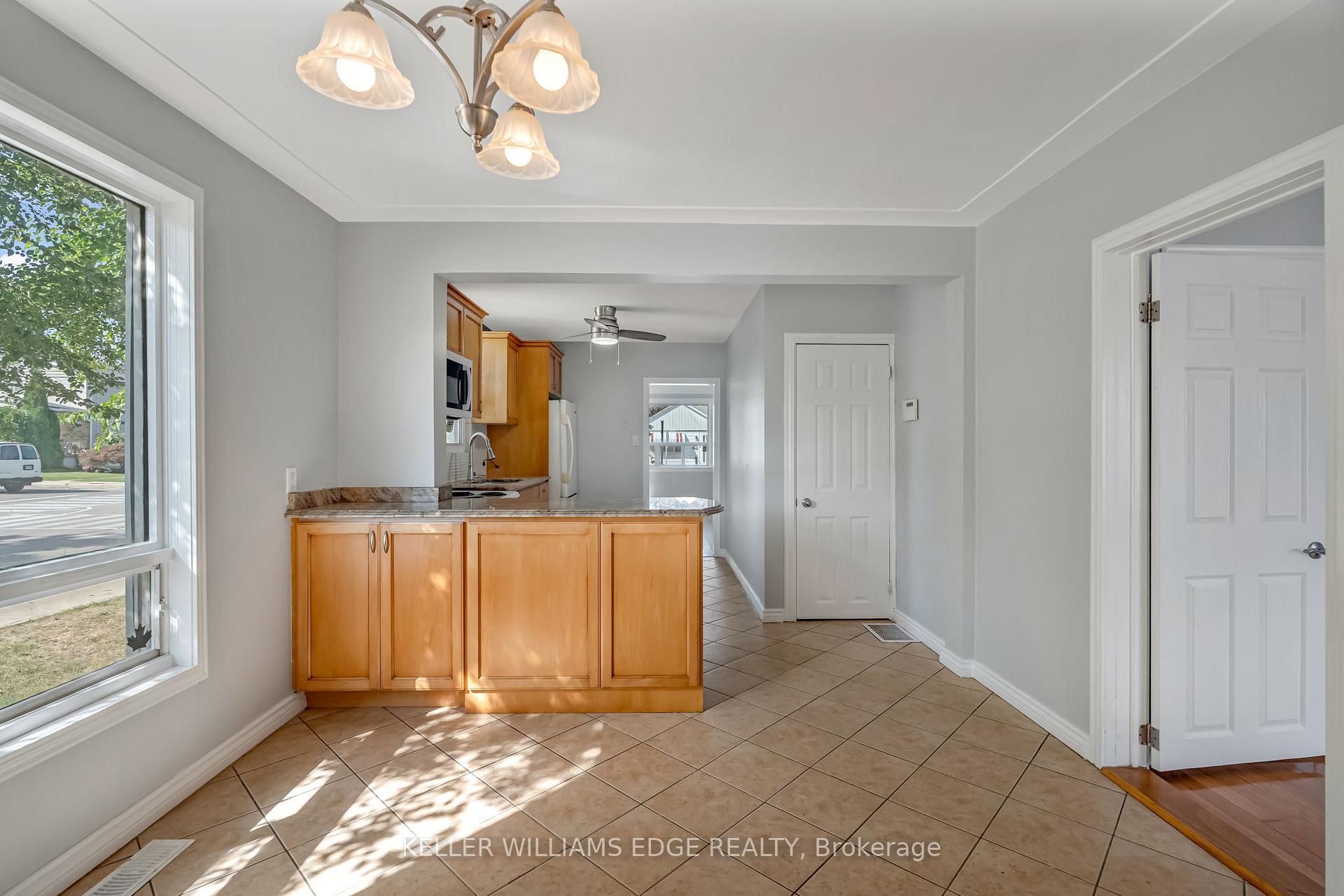 Photo 12 of 161 Cochrane Road, Hamilton, Glenview — HOMEH