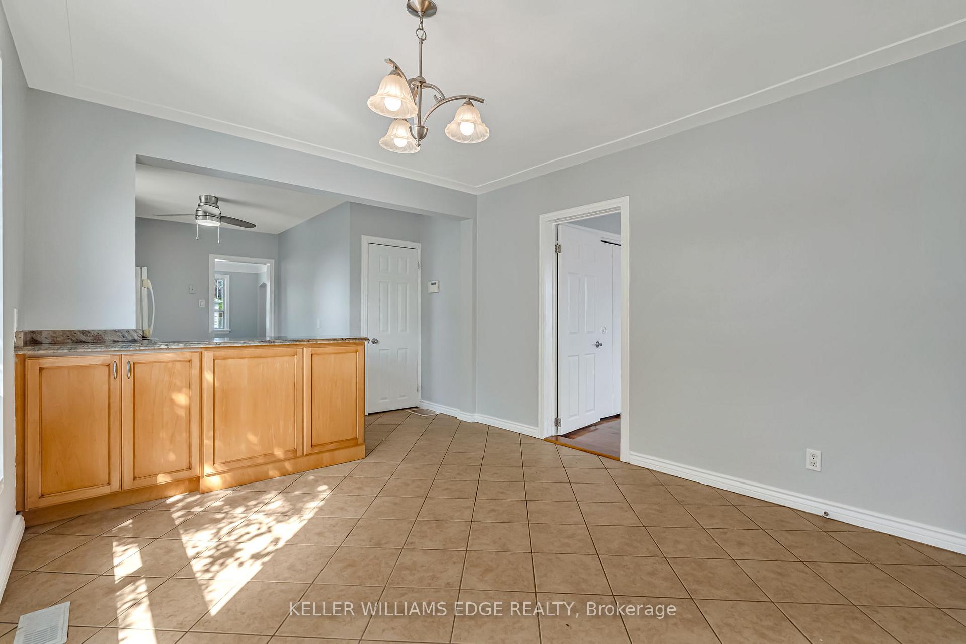Photo 13 of 161 Cochrane Road, Hamilton, Glenview — HOMEH