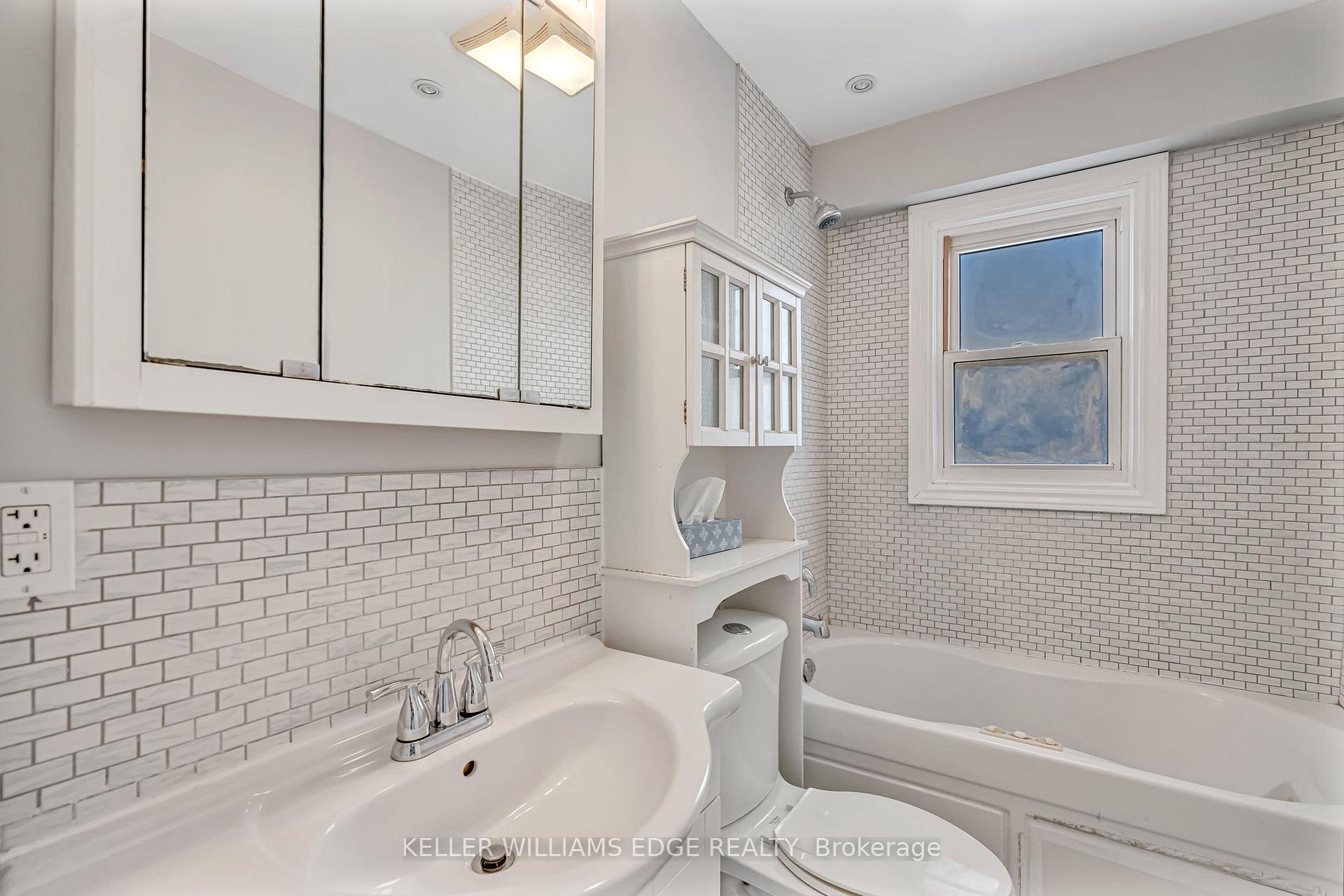 Photo 17 of 161 Cochrane Road, Hamilton, Glenview — HOMEH