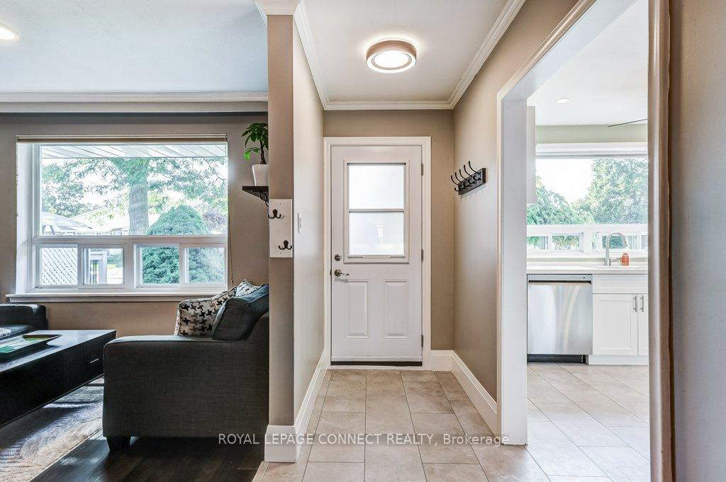 Photo 12 of 33 Tulloch Drive, Ajax, South East — HOMEH