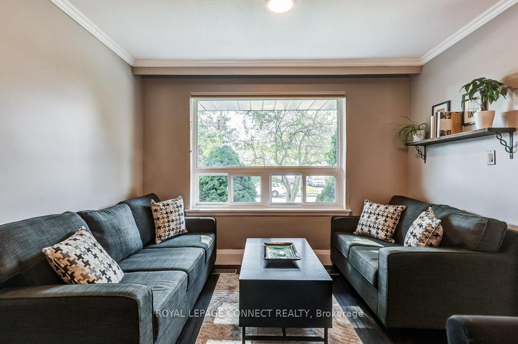 Photo 9 of 33 Tulloch Drive, Ajax, South East — HOMEH
