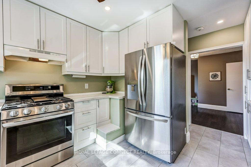 Photo 14 of 33 Tulloch Drive, Ajax, South East — HOMEH