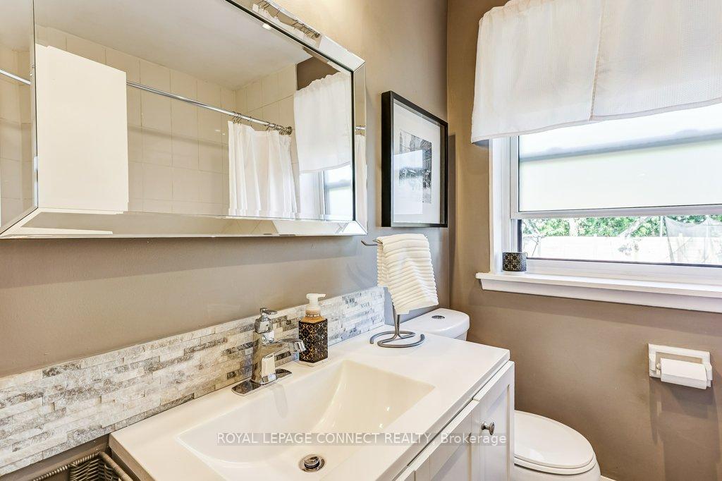 Photo 24 of 33 Tulloch Drive, Ajax, South East — HOMEH