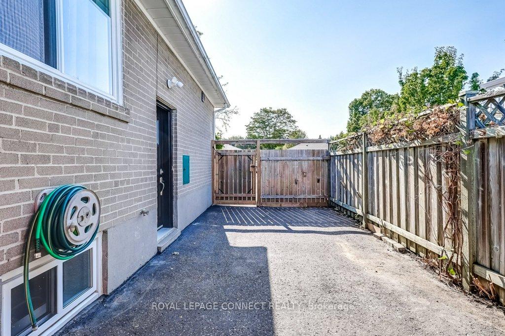 Photo 37 of 33 Tulloch Drive, Ajax, South East — HOMEH