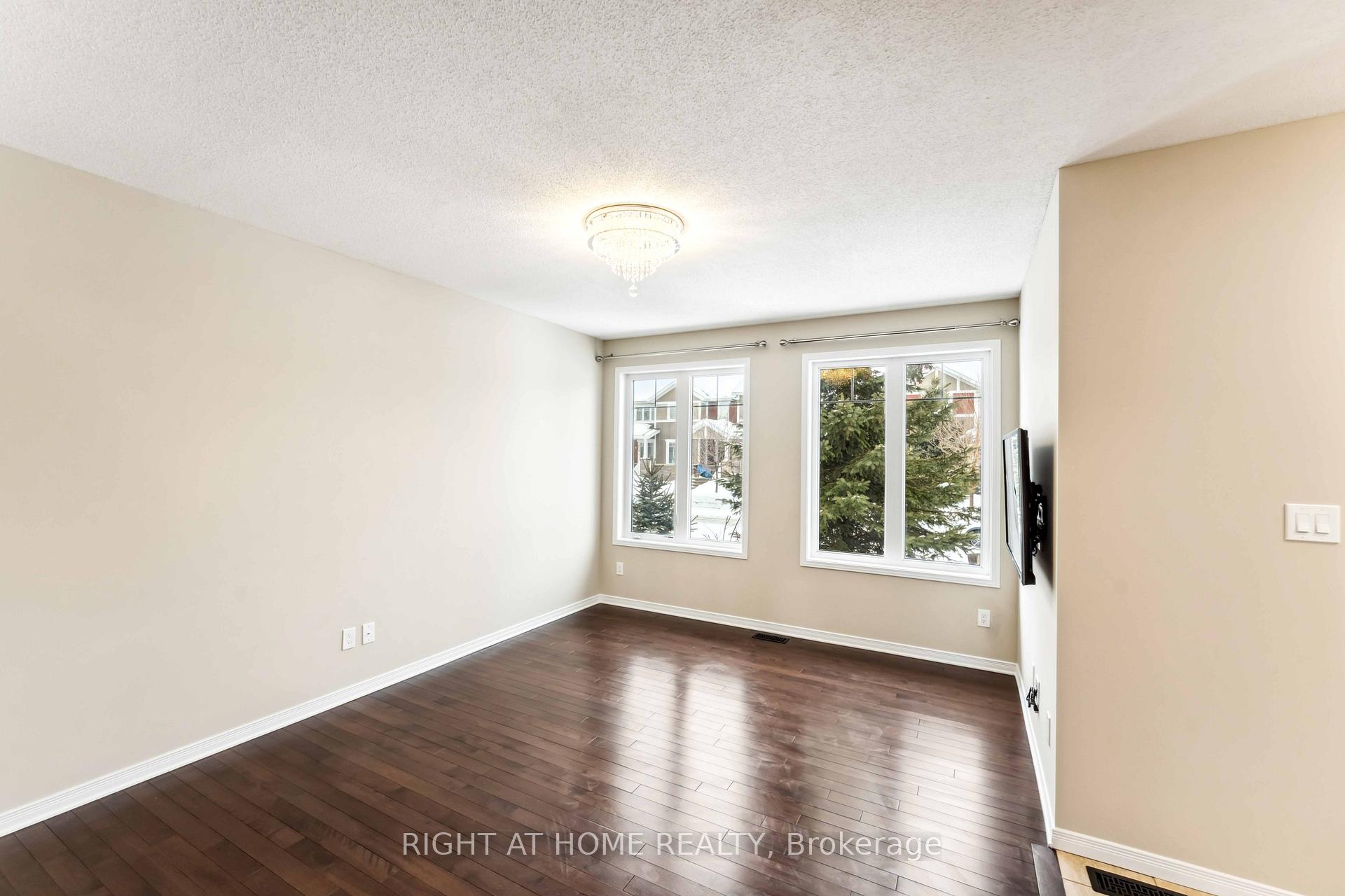 Photo 4 of 422 Sweetflag Street, Ottawa, Barrhaven - Longfields — HOMEH