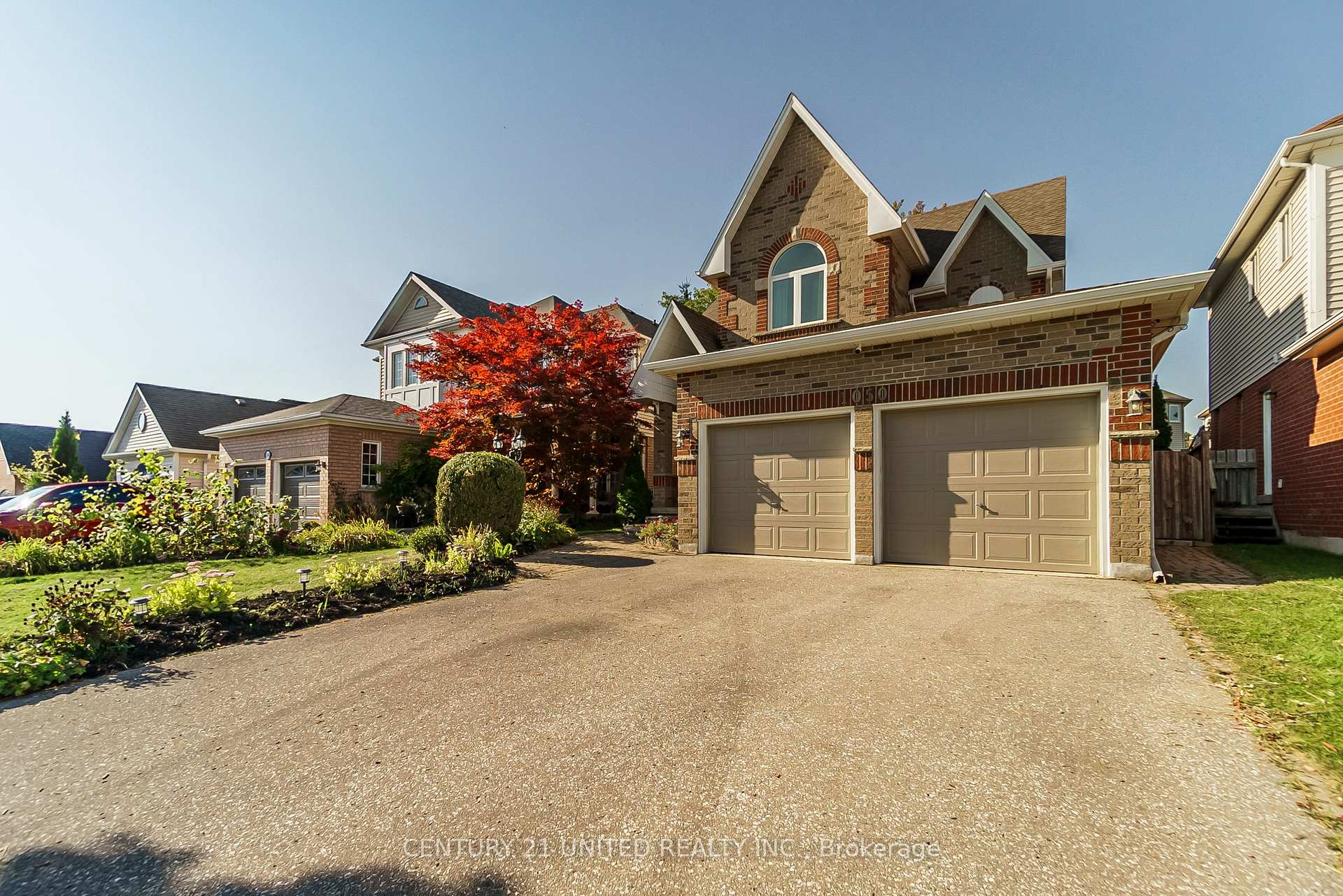 Photo 2 of 1050 Beatrice Street E, Oshawa, Pinecrest — HOMEH