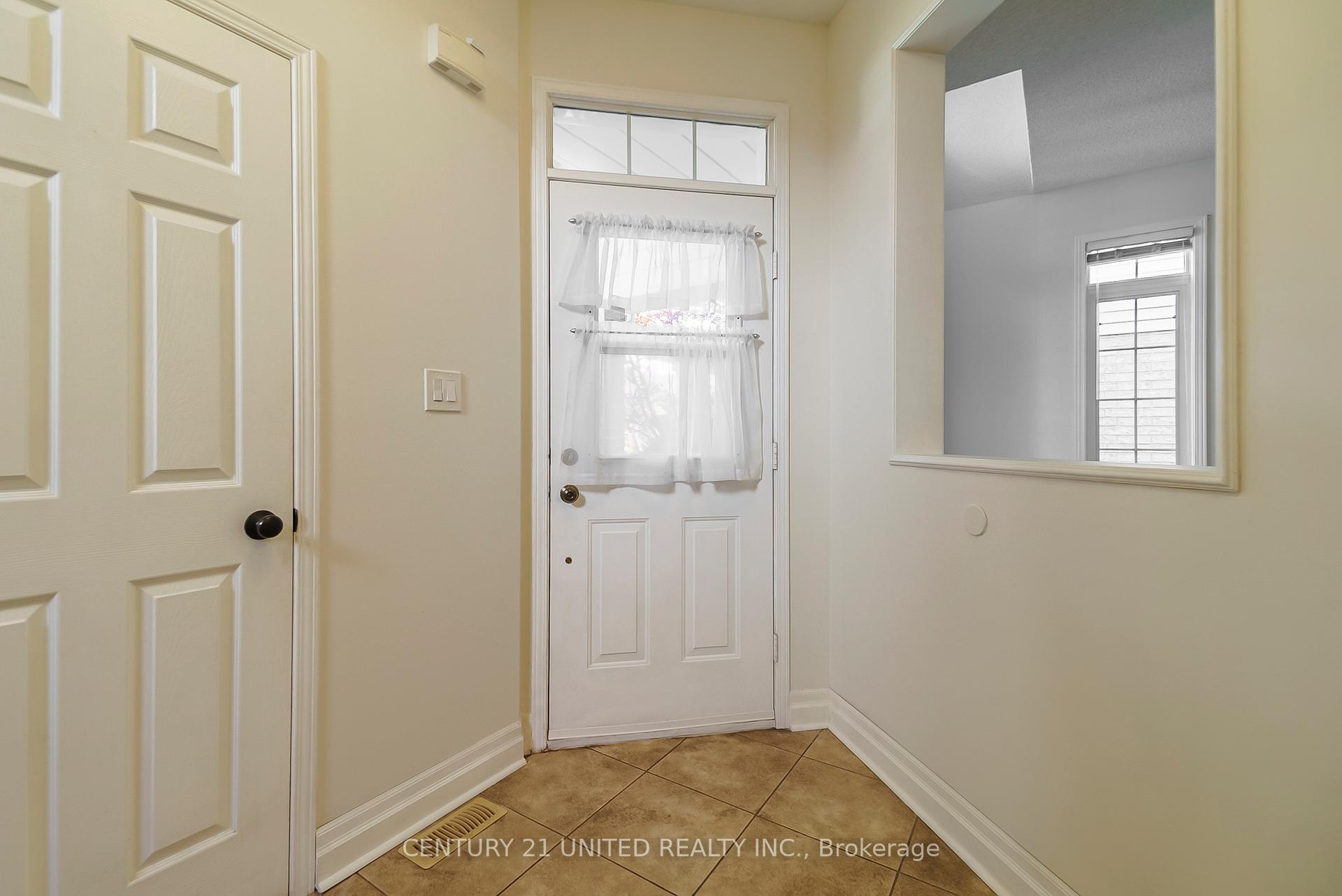 Photo 5 of 1050 Beatrice Street E, Oshawa, Pinecrest — HOMEH