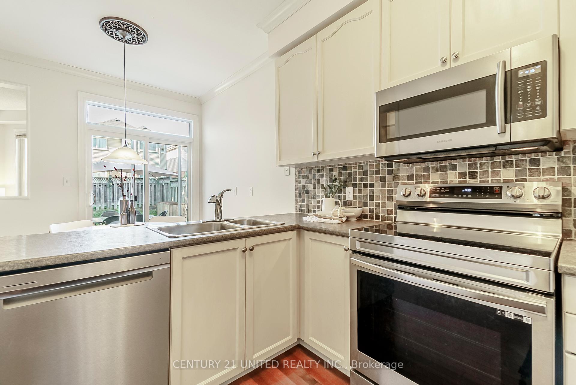 Photo 18 of 1050 Beatrice Street E, Oshawa, Pinecrest — HOMEH