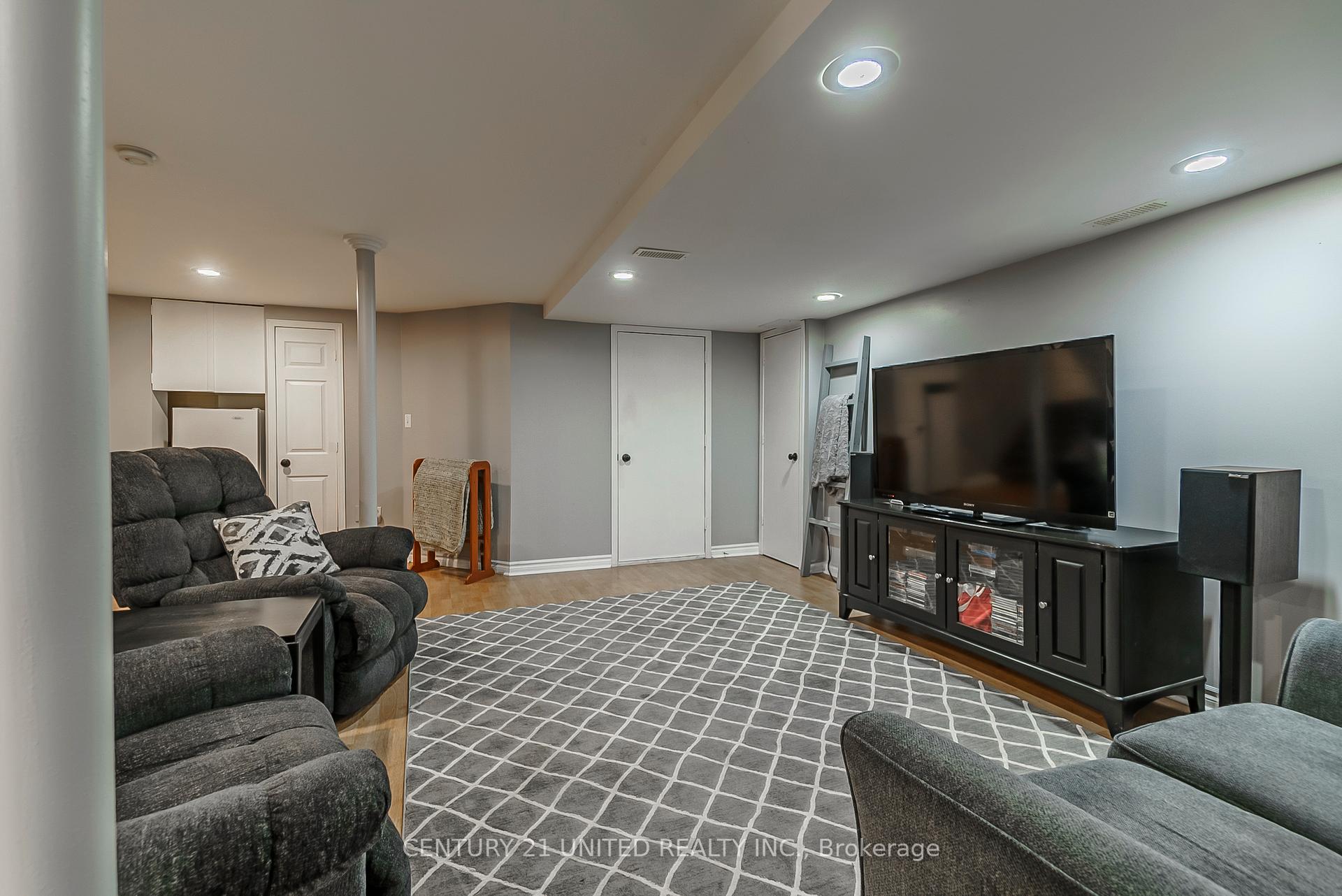 Photo 34 of 1050 Beatrice Street E, Oshawa, Pinecrest — HOMEH