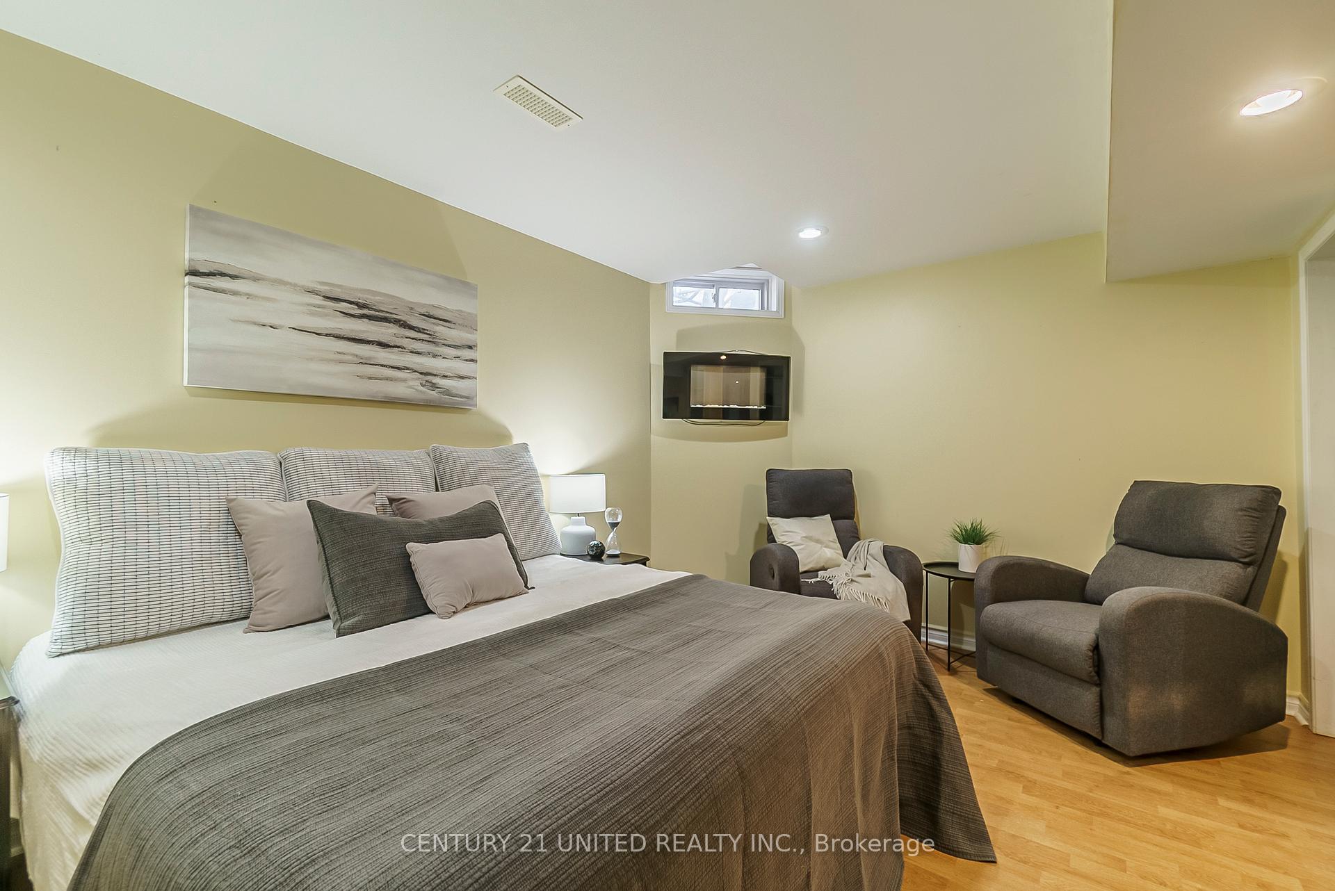 Photo 36 of 1050 Beatrice Street E, Oshawa, Pinecrest — HOMEH