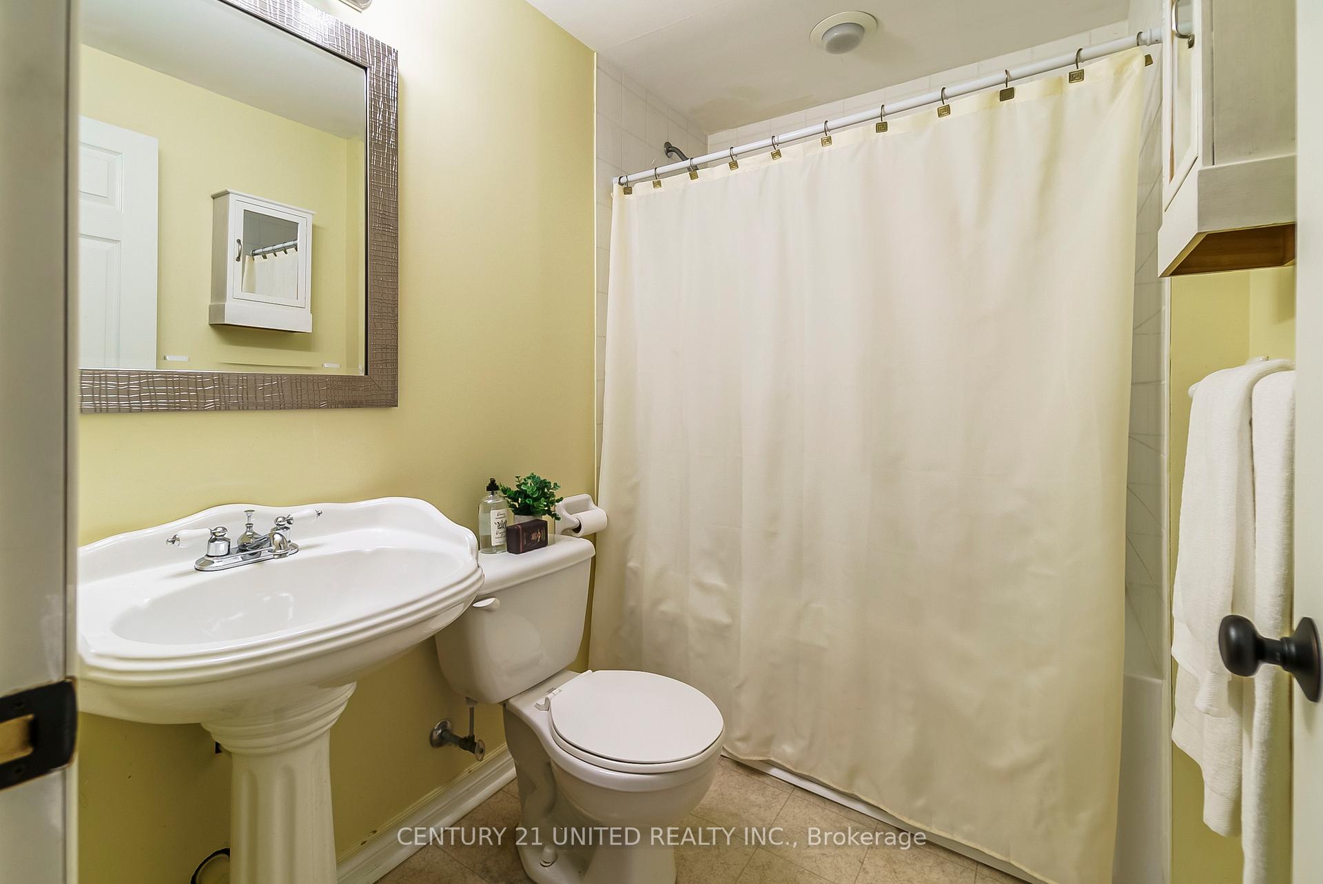 Photo 37 of 1050 Beatrice Street E, Oshawa, Pinecrest — HOMEH